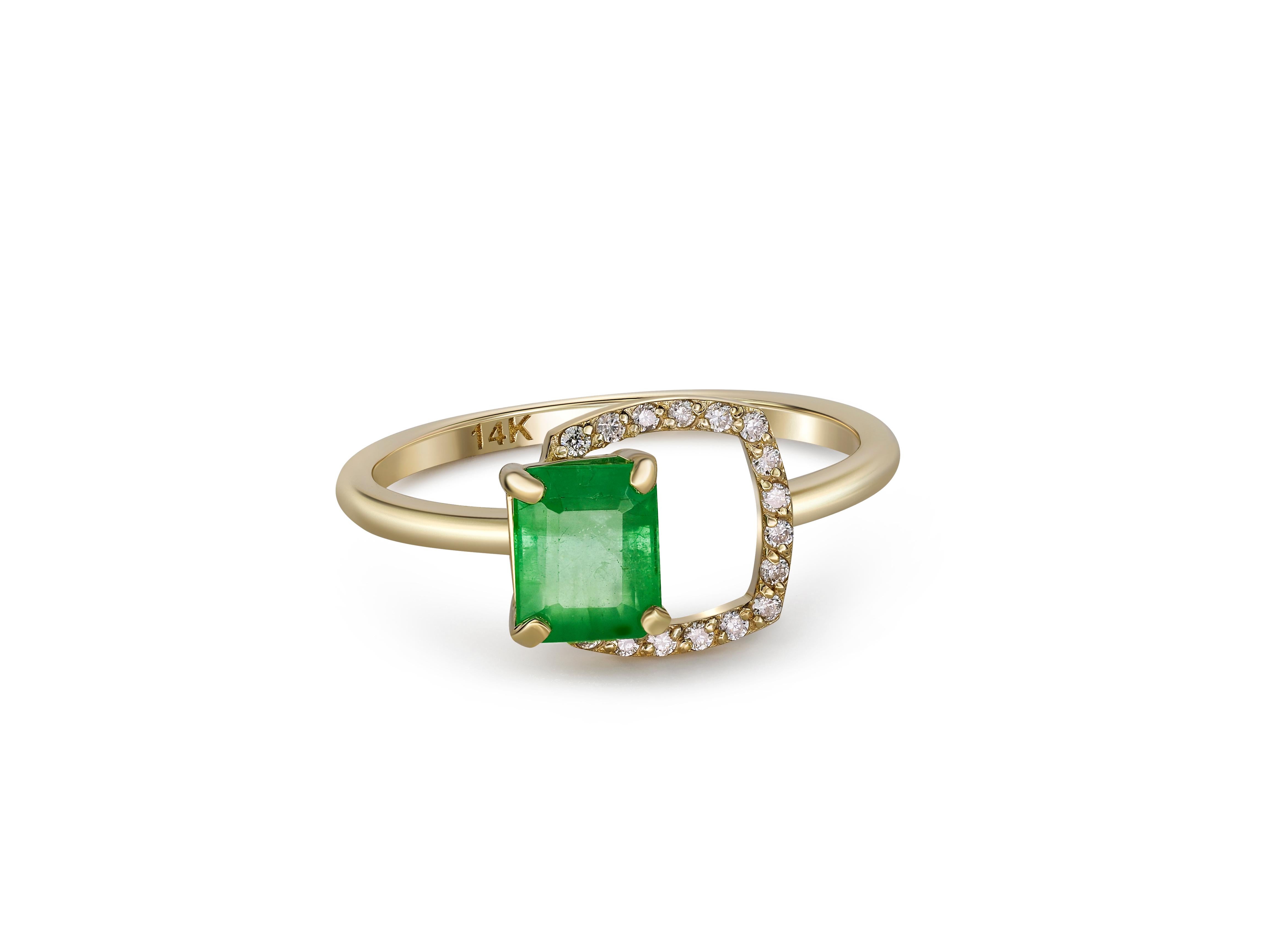 Women's Octagon Emerald 14k gold ring.  For Sale