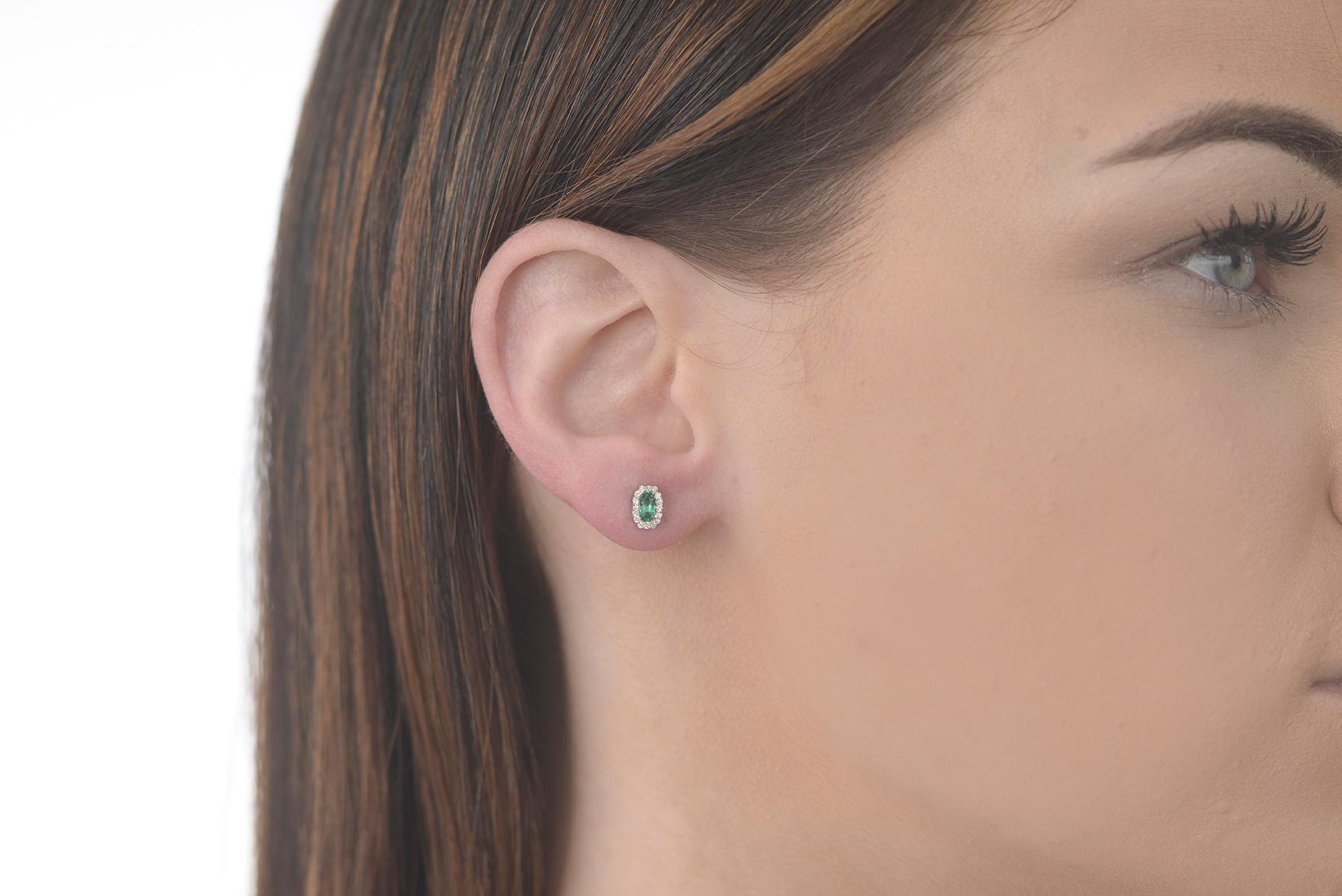 Achteckige Smaragd- und Diamant-Ohrringe im Zustand „Neu“ im Angebot in Houston, TX