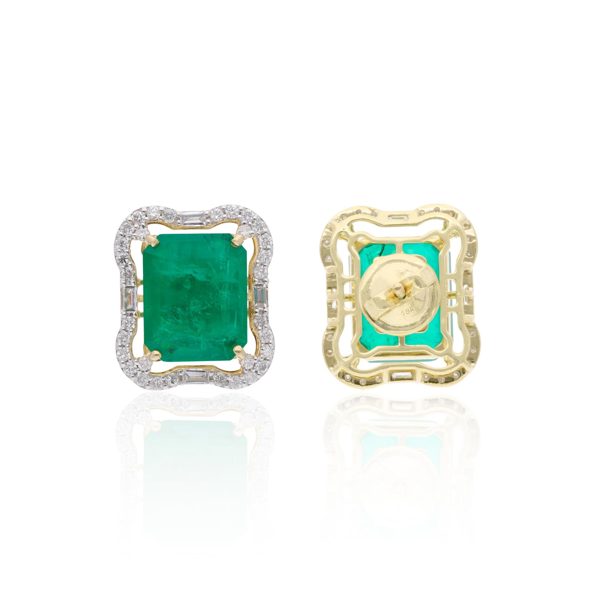 Moderne Boucles d'oreilles en or jaune 14k avec diamant baguette et émeraude octogonale en vente