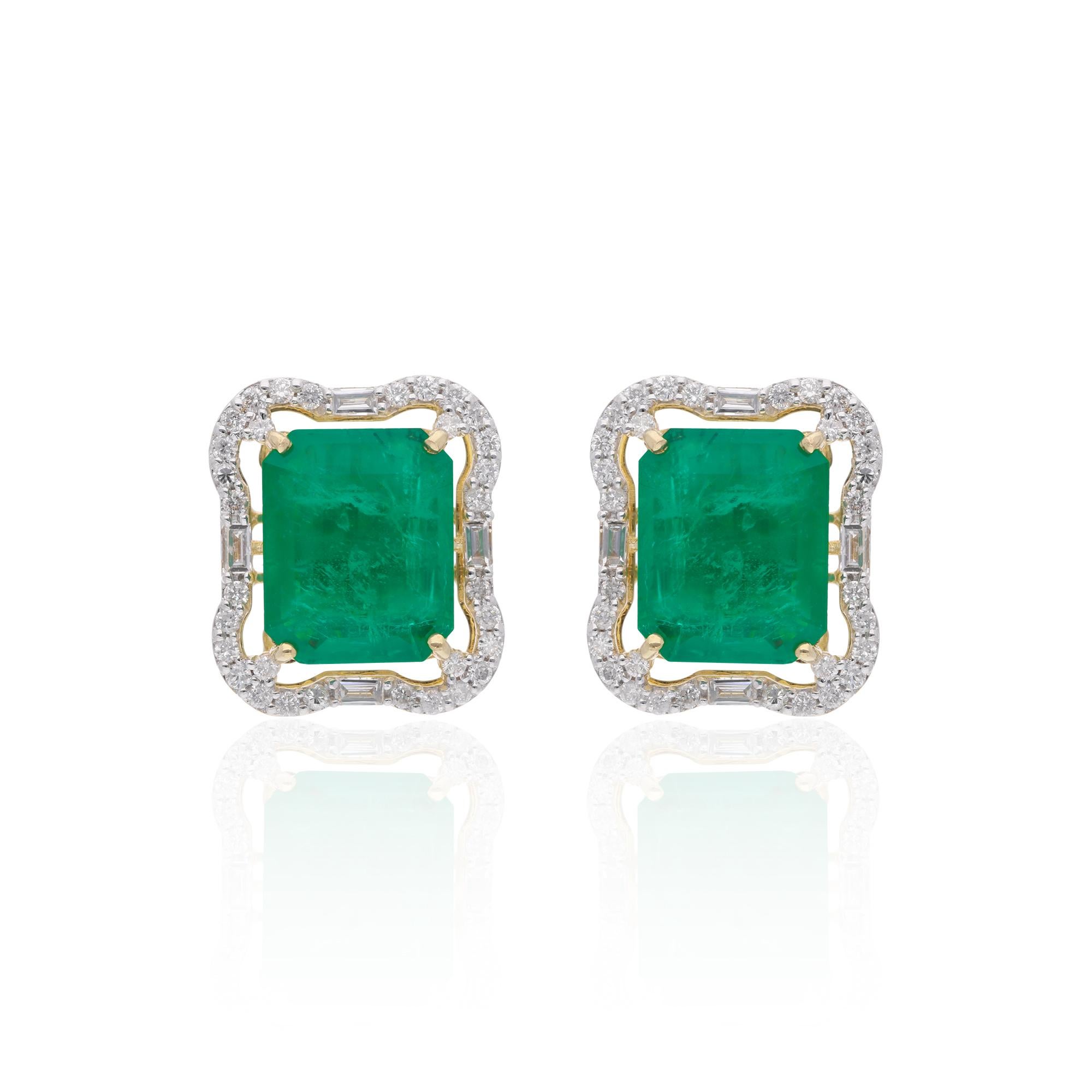 Item Code :- SEE-13975
Gross Wt. :- 6.60 gm
Solid 18k Yellow Gold Wt. :- 4.82 gm
Natural Diamond Wt. :- 0.68 Ct. ( AVERAGE DIAMOND CLARITY SI1-SI2 & COLOR H-I )
Emerald Wt. :- 8.22 Ct.
Earrings Size :- 14 x 17 mm approx.

✦