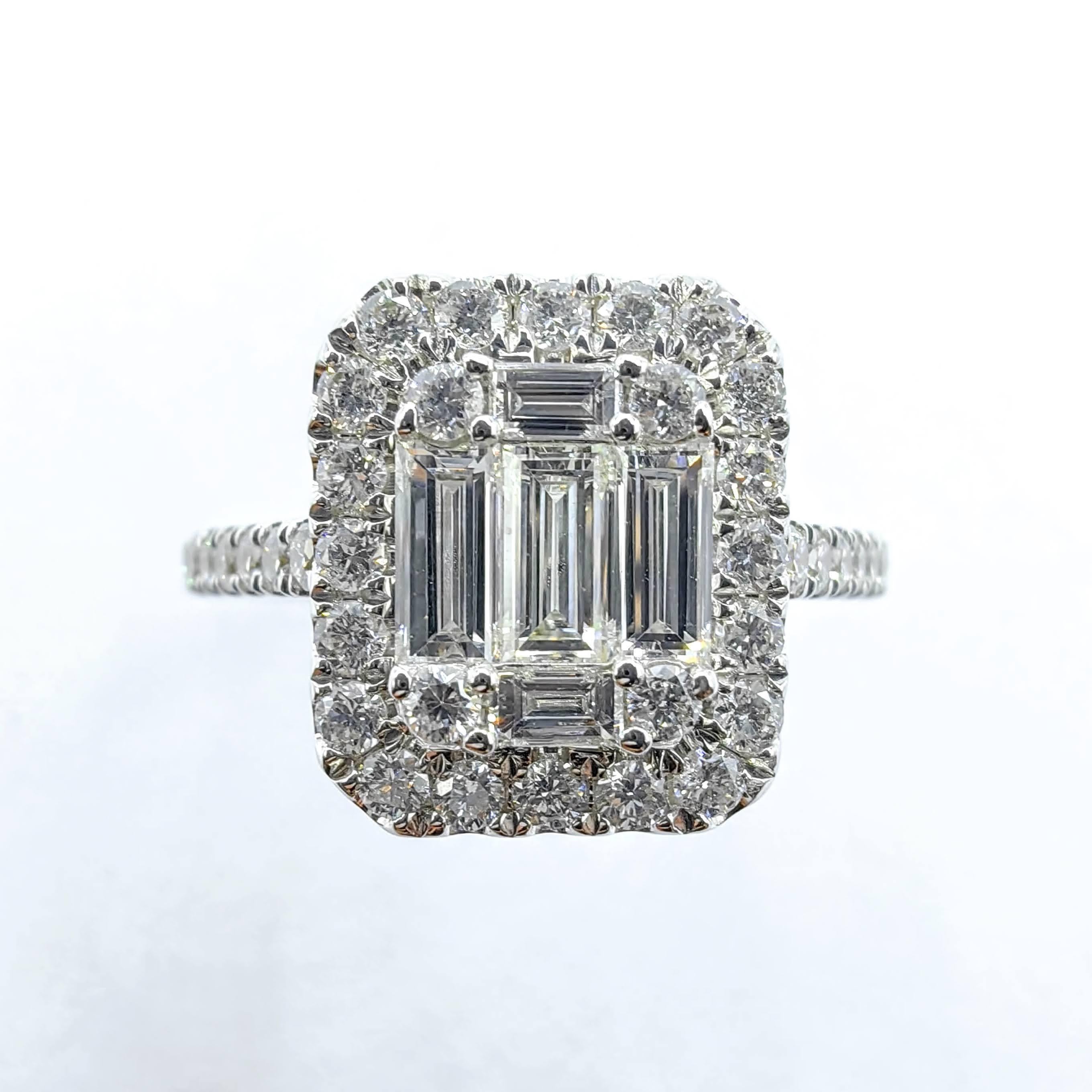 Célébrez l'amour et l'élégance intemporelle avec cette époustouflante bague de fiançailles Octagon Illusion Halo, réalisée en or blanc 18 carats rayonnant. Ce modèle sophistiqué présente une pièce maîtresse géométrique frappante formée de diamants