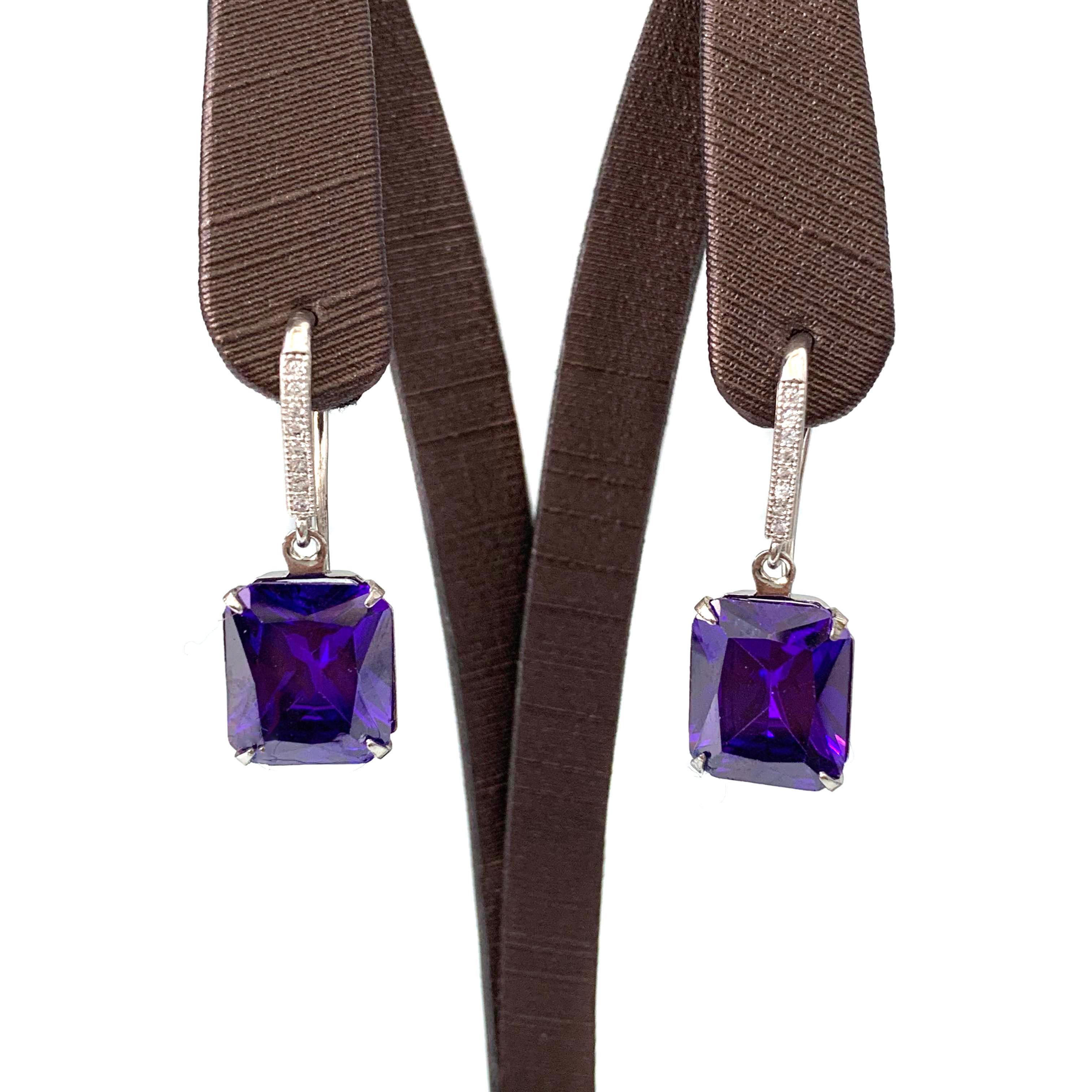 Octagon Lab Tanzanite on micropave sterling silver hook earrings In New Condition In Los Angeles, CA