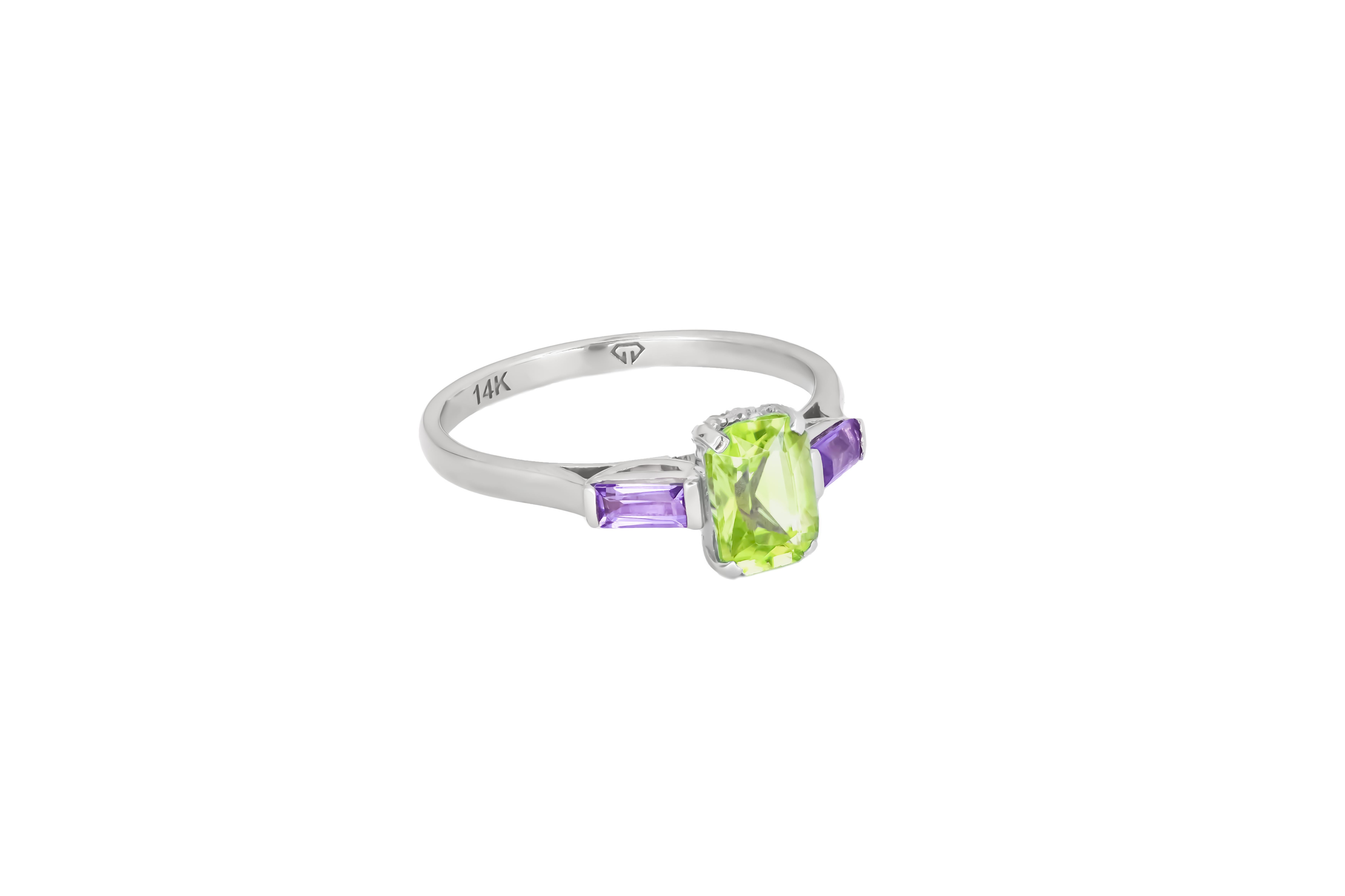 in vendita:  Anello ottagonale in oro 14k con peridoto. 2
