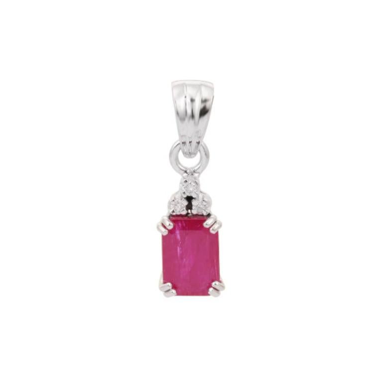 Contemporaneo Ciondolo ottagonale con diamante e rubino da regalare alla fidanzata in argento 925 in vendita