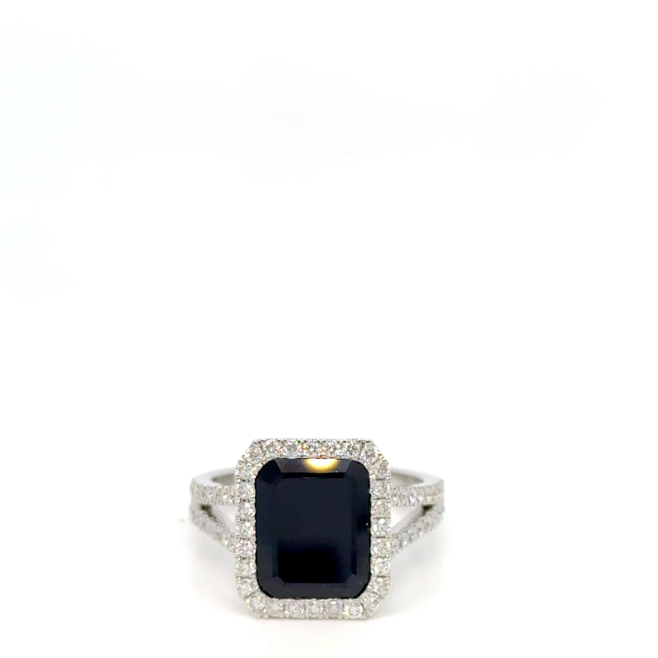 Octagon-shape Sapphire Ring with Shinny Diamond Bright 14KT gold .

Secure Yours Today: Limited stock available. Don't miss the chance to secure your Sapphire Ring today. It's not just a ring; it's a way of fashion.

Product Details
Gemstone -