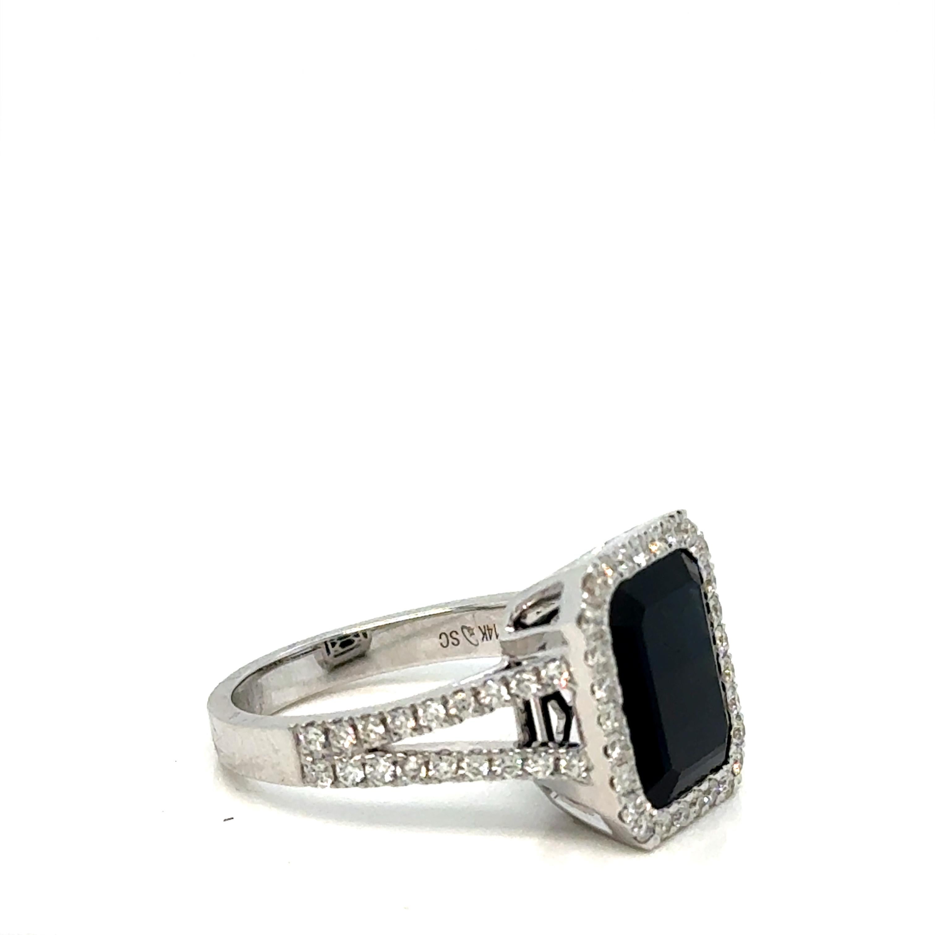 Octagon Sapphire and Diamond 14K GOLD RING In New Condition For Sale In New York, NY