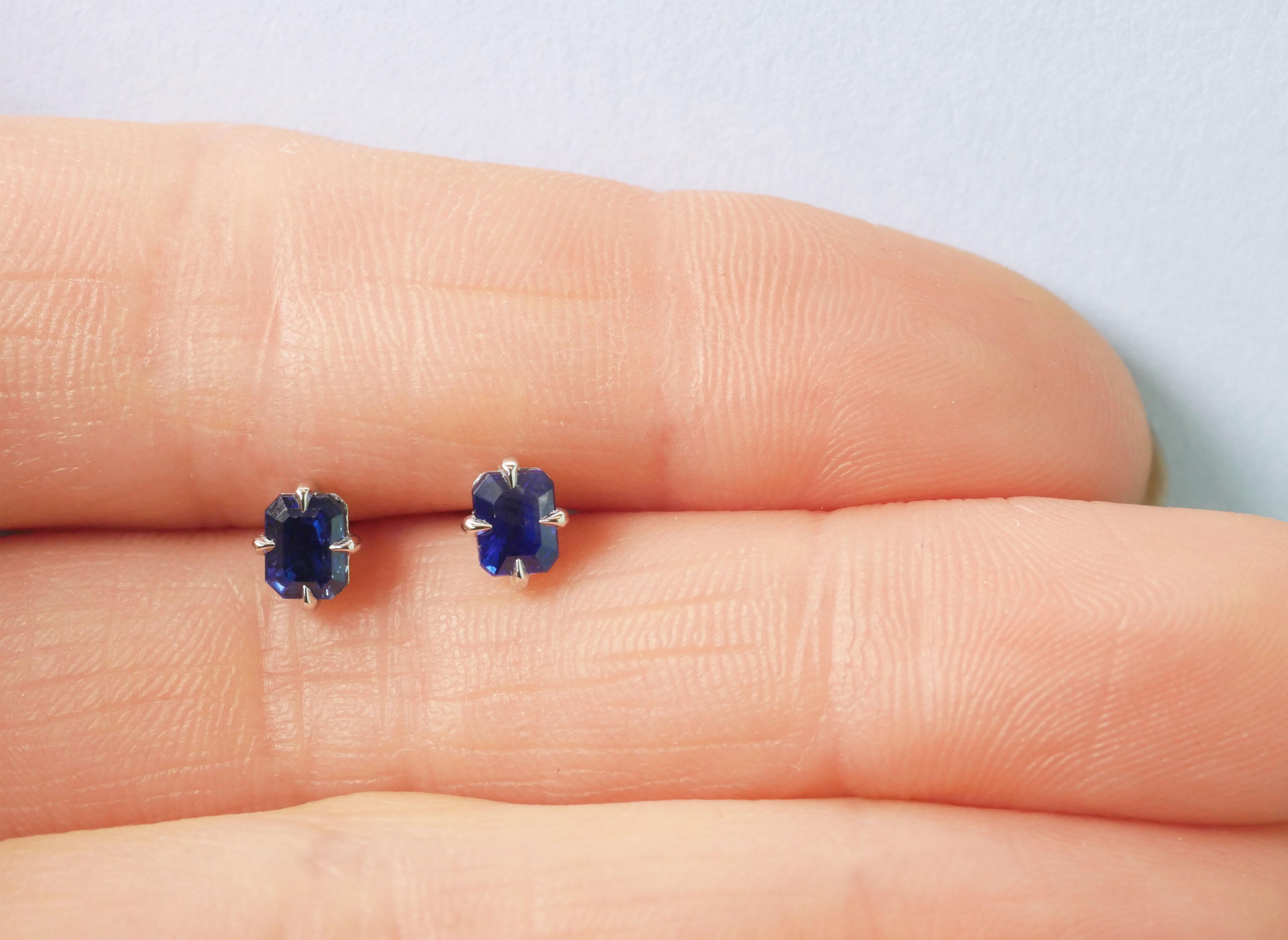 sapphire stud earrings white gold