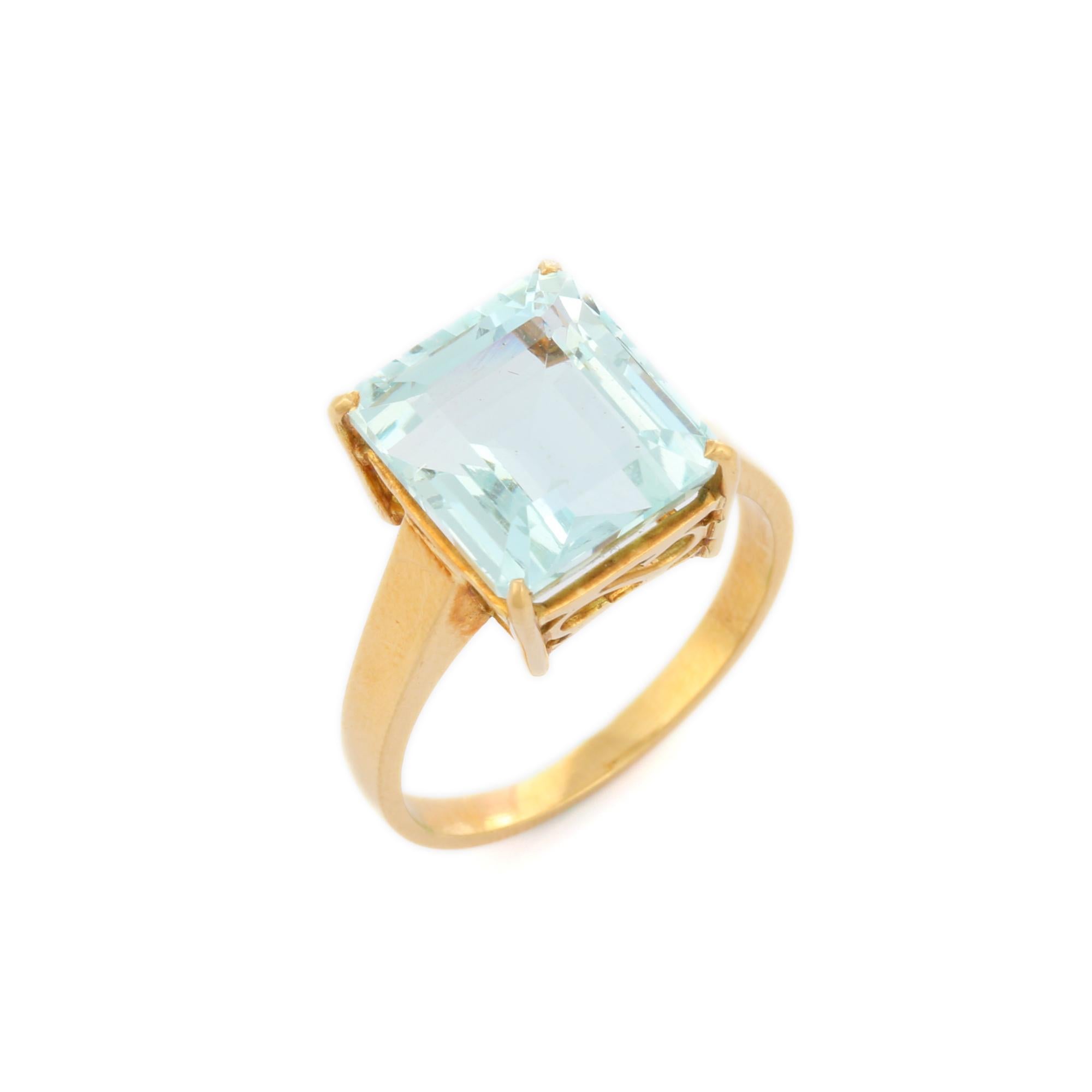 For Sale:  Octagon Shape Aquamarine Solitaire Ring in 18K Yellow Gold 9