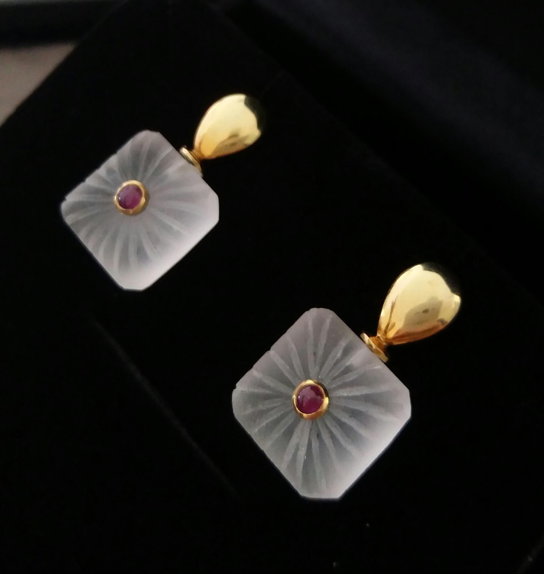Clous d'oreilles en or 14 carats avec cristaux de roche gravés de forme octogonale et cabas en rubis rond en vente 8