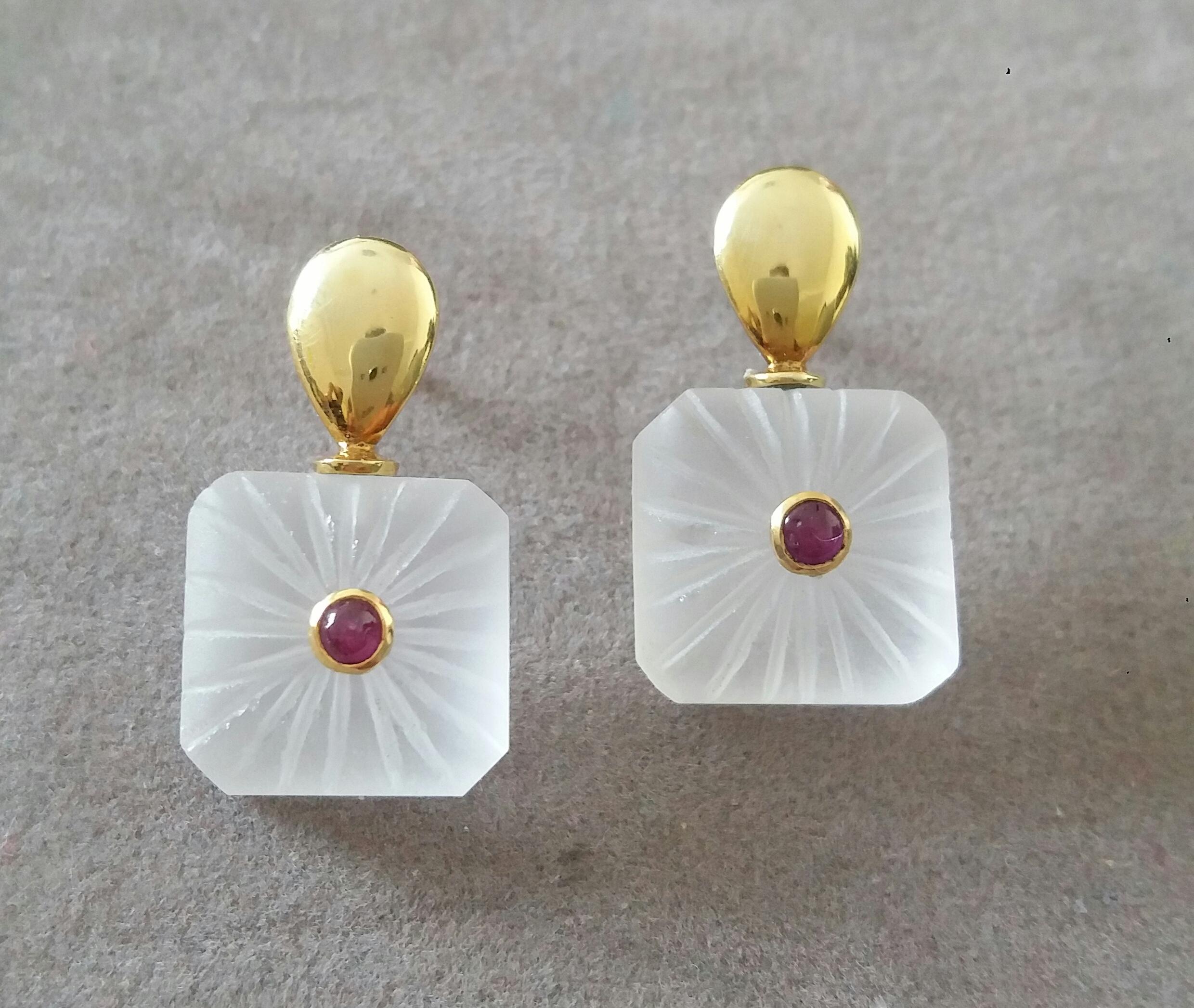 Clous d'oreilles en or 14 carats avec cristaux de roche gravés de forme octogonale et cabas en rubis rond en vente 1