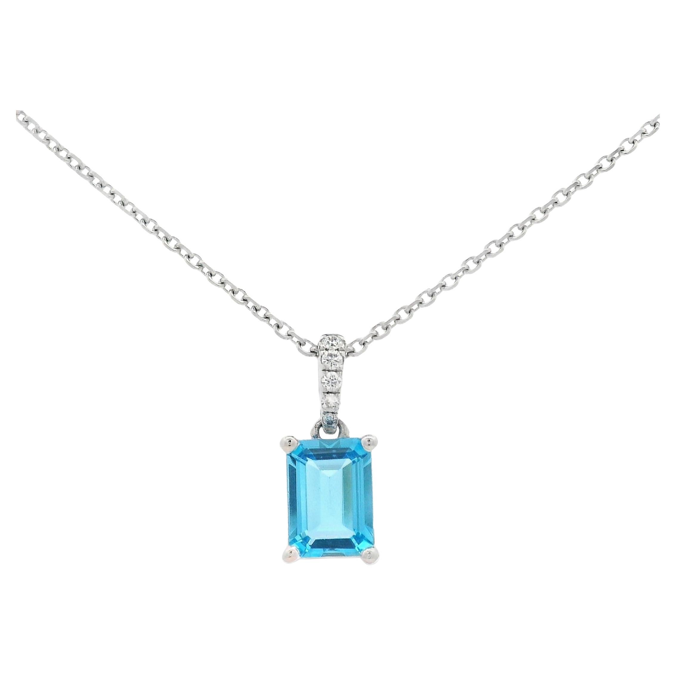 Ciondolo ottagonale con topazio blu svizzero e diamanti in oro bianco 14K, 18 pollici