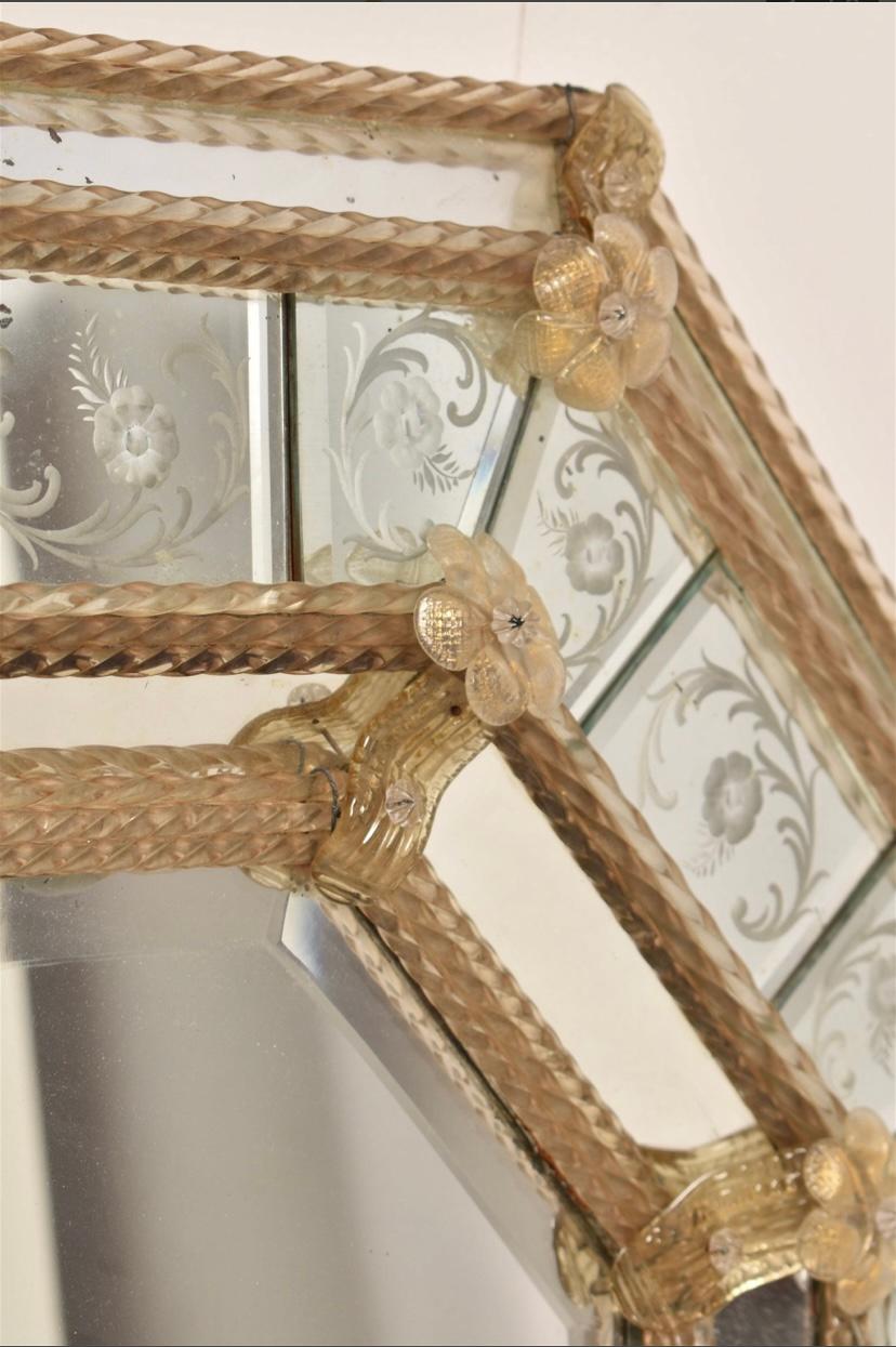 Octagonal Antique Venetian Mirror, Etched Glass Applied Rope & Floral Decorated In Good Condition In West Palm Beach, FL