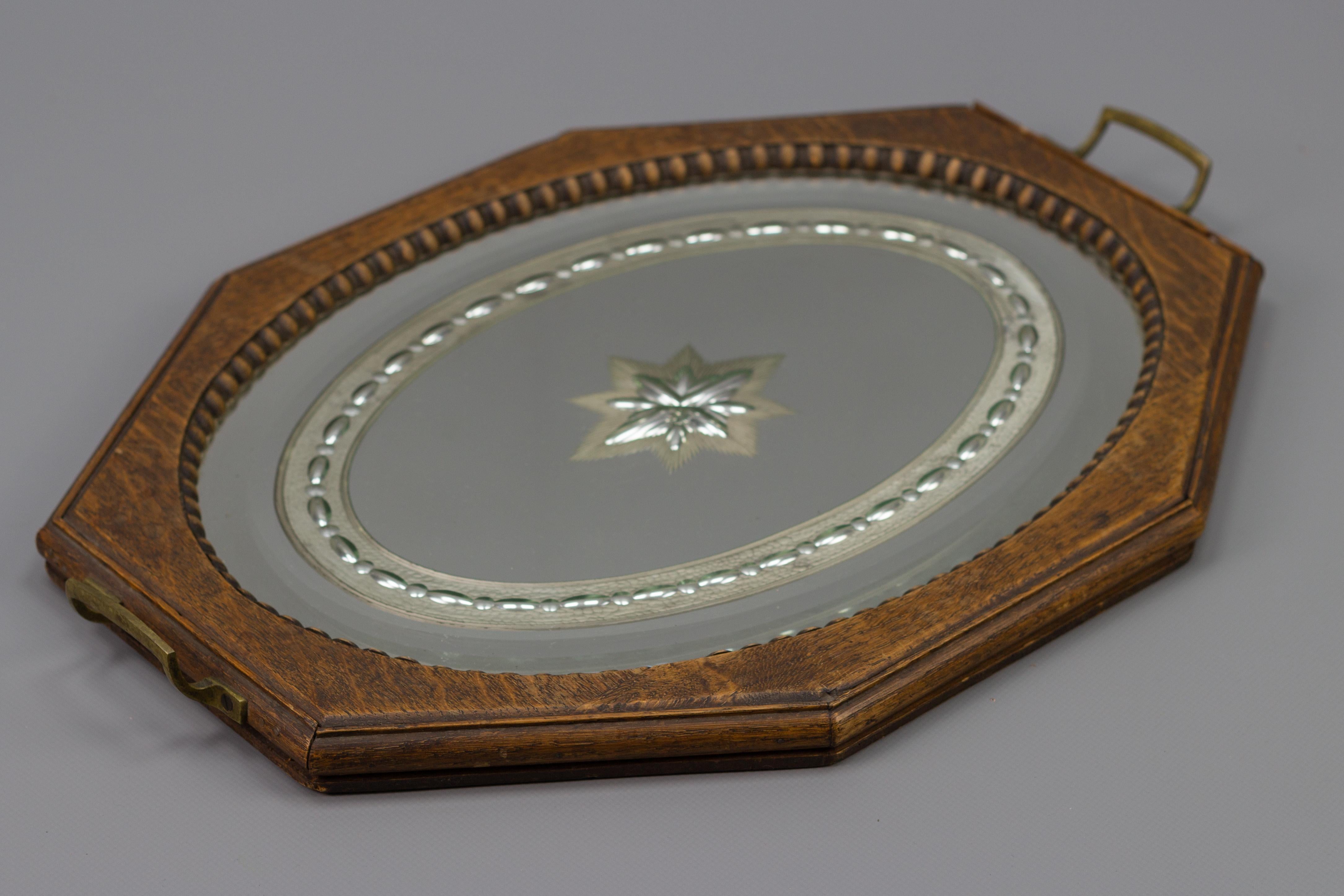Octagonal Brown Wood Serving Tray with Oval Etched Mirror Base For Sale 2