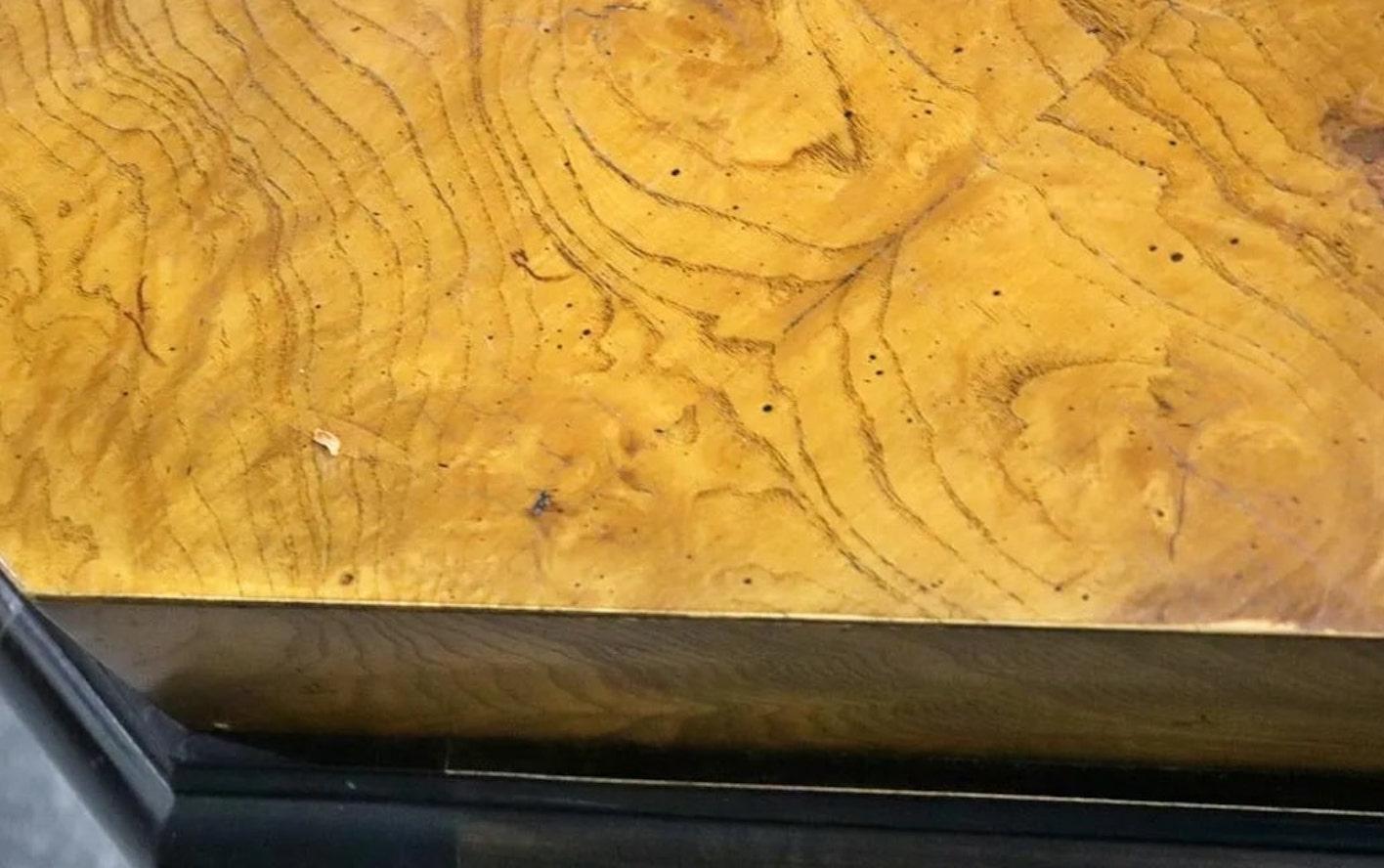 Octagonal Burl Coffee Table In Good Condition For Sale In Brooklyn, NY