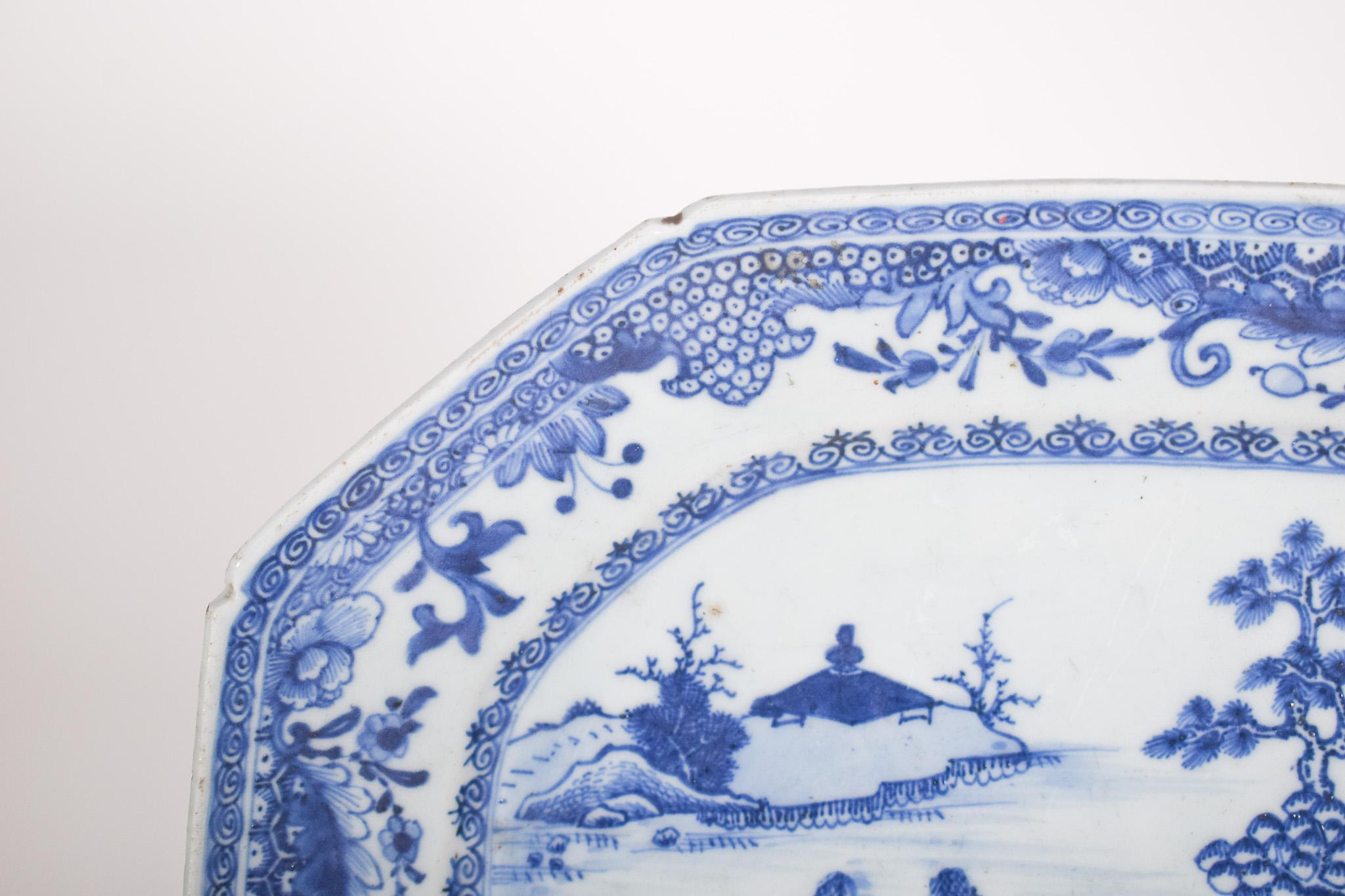 Achteckige Servierschale aus chinesischem Porzellan (Chinesisch) im Angebot