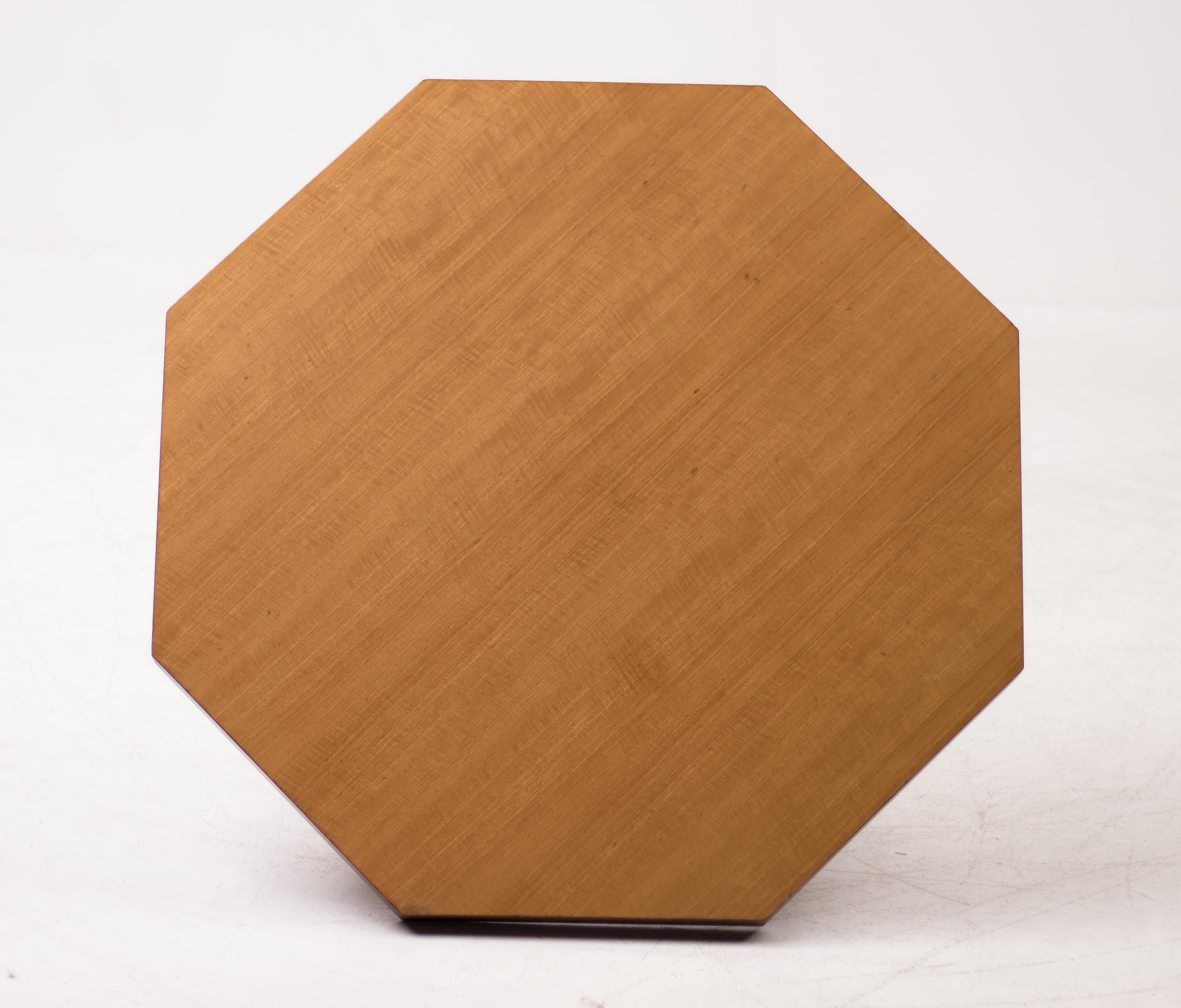 Octagonal Coffee Table by Pierre Paulin for Artifort In Good Condition In Dronten, NL