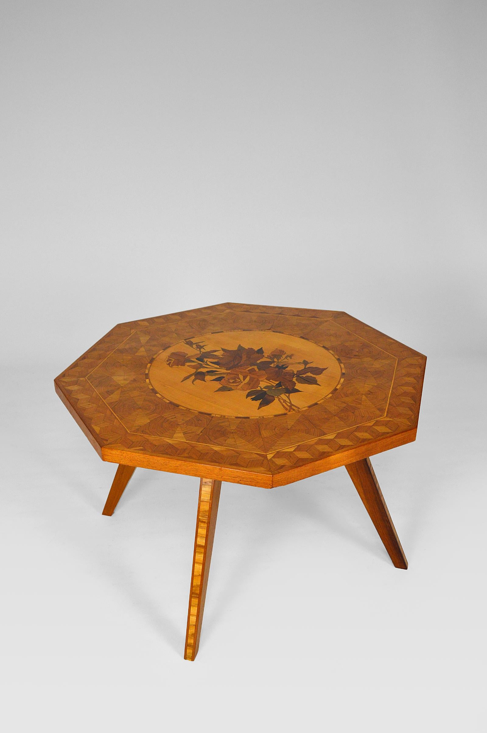 Octagonal Coffee Table with Floral Marquetry Top, Italy, circa 1950 5