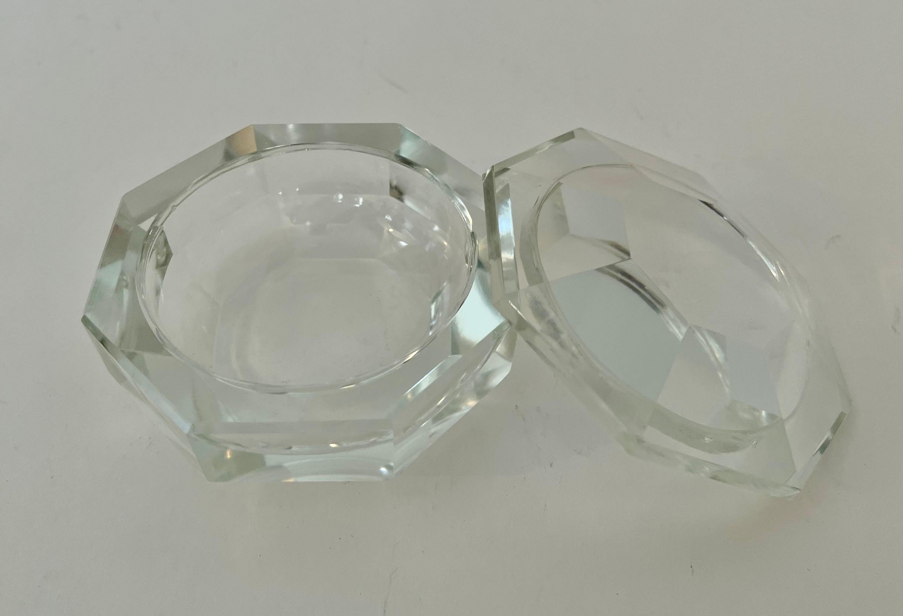 Achteckige Kristallschüssel mit Deckel im Angebot 1
