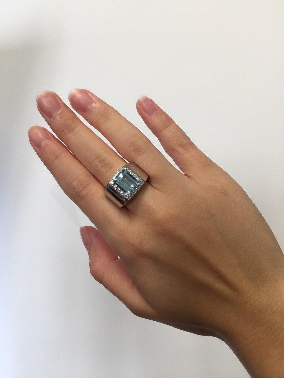 Brilliant Cut Octagonal cut Aquamarine Band Ring with Diamond Halo in 18kt white gold   For Sale