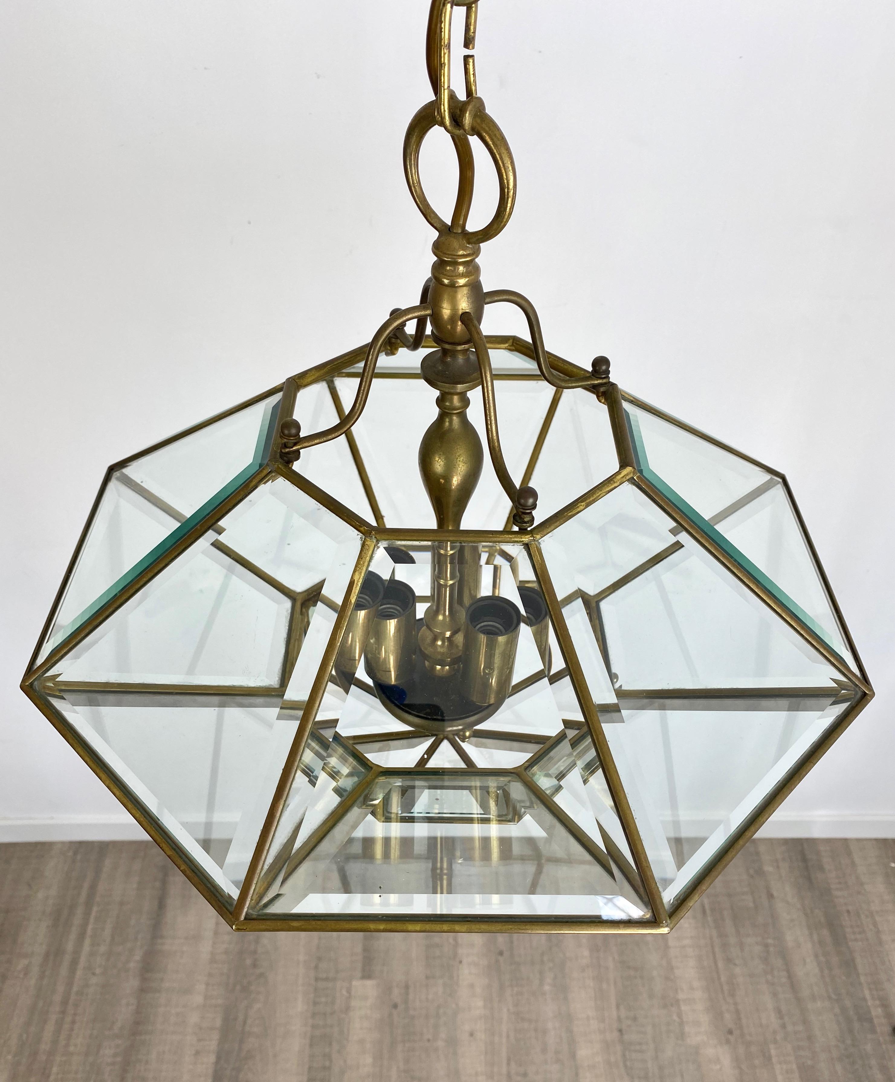 italien Lustre octogonal en forme de diamant Lanterne en laiton et verre Style Fontana Arte:: Italie en vente