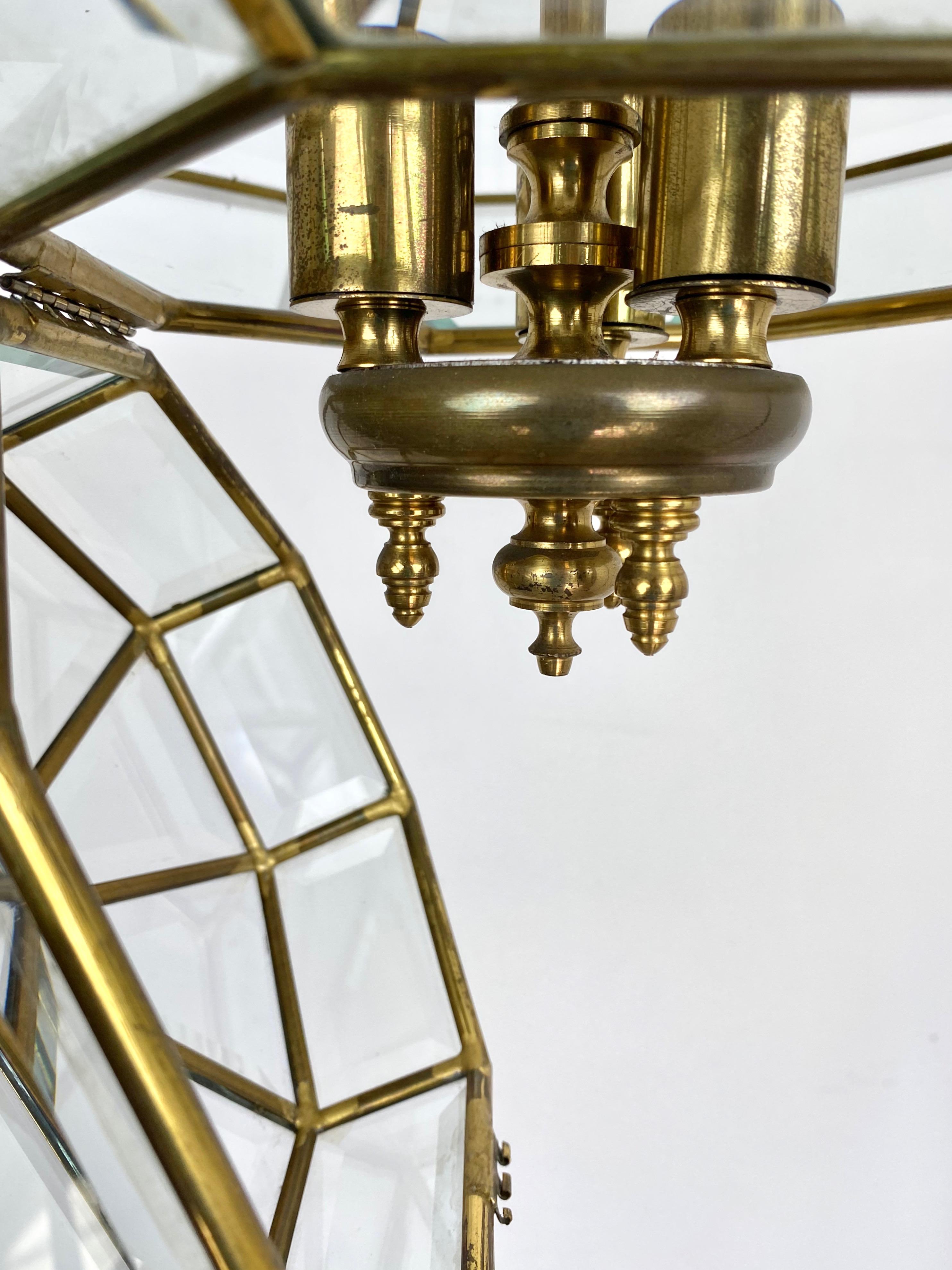 Milieu du XXe siècle Lustre octogonal en forme de diamant Lanterne en laiton et verre Style Fontana Arte:: Italie en vente