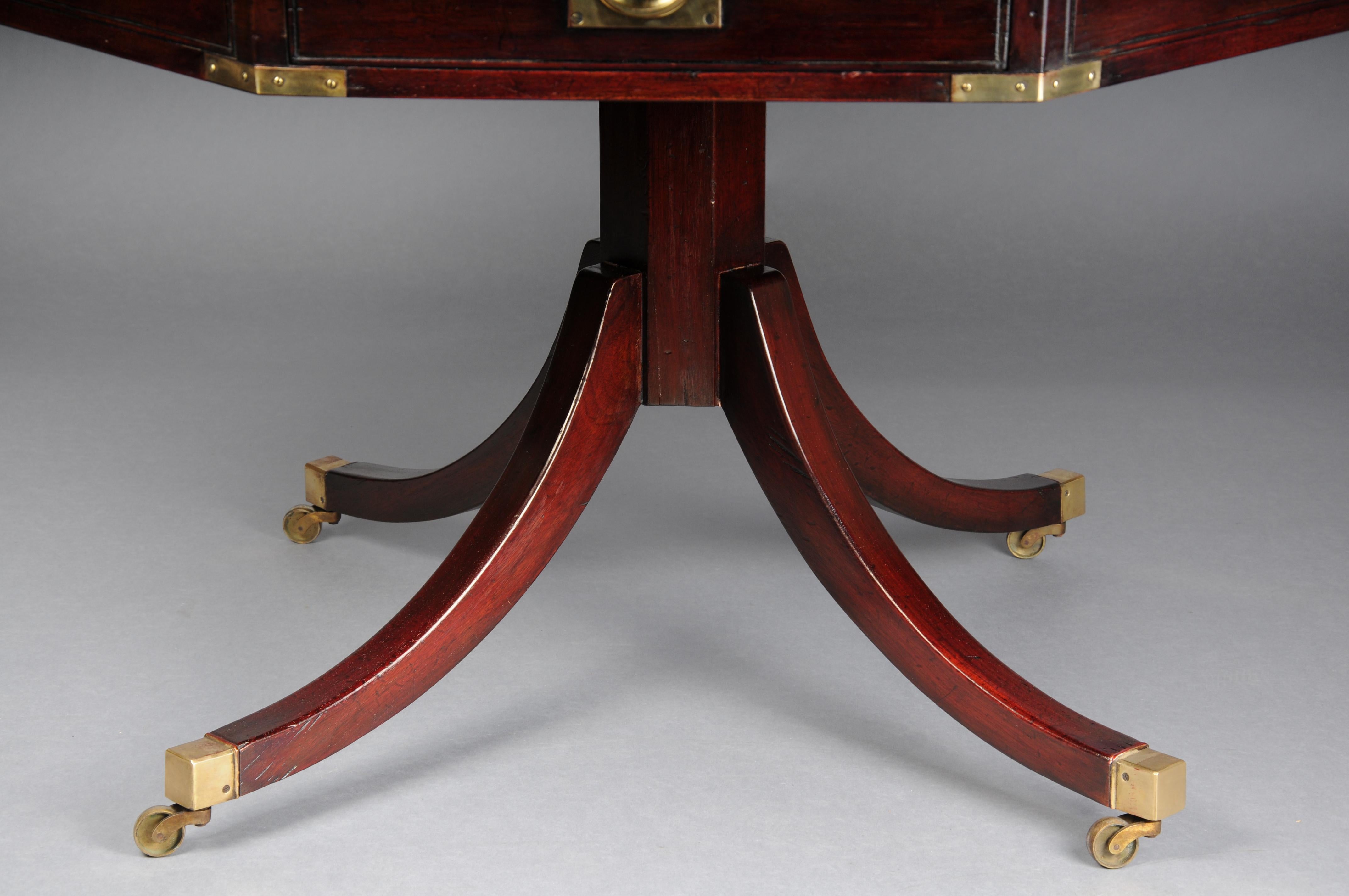 Achteckiger englischer Couchtisch Chesterfield Tisch, um 1900 (20. Jahrhundert) im Angebot