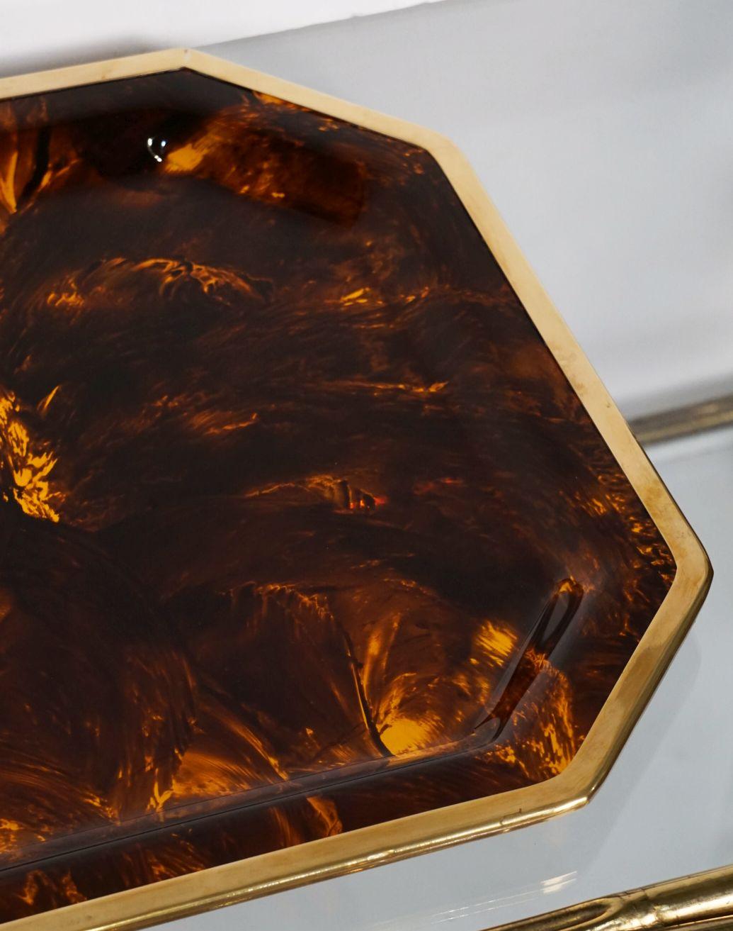 Octagonal Faux Tortoise Lucite Tray from France (Diameter 18 1/2) In Good Condition For Sale In Austin, TX