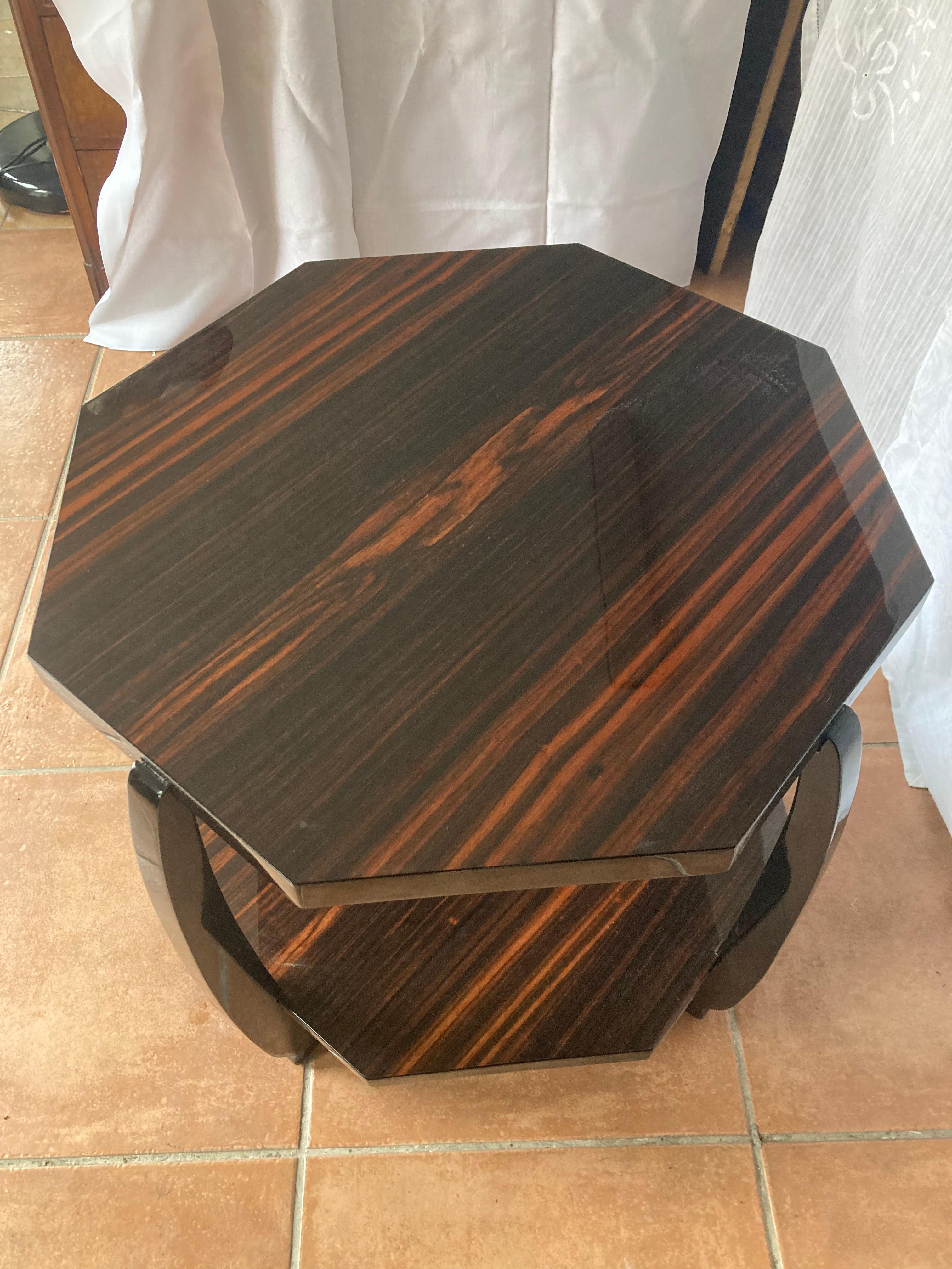 Octagonal French Art Déco side table. 1920s.  For Sale 3