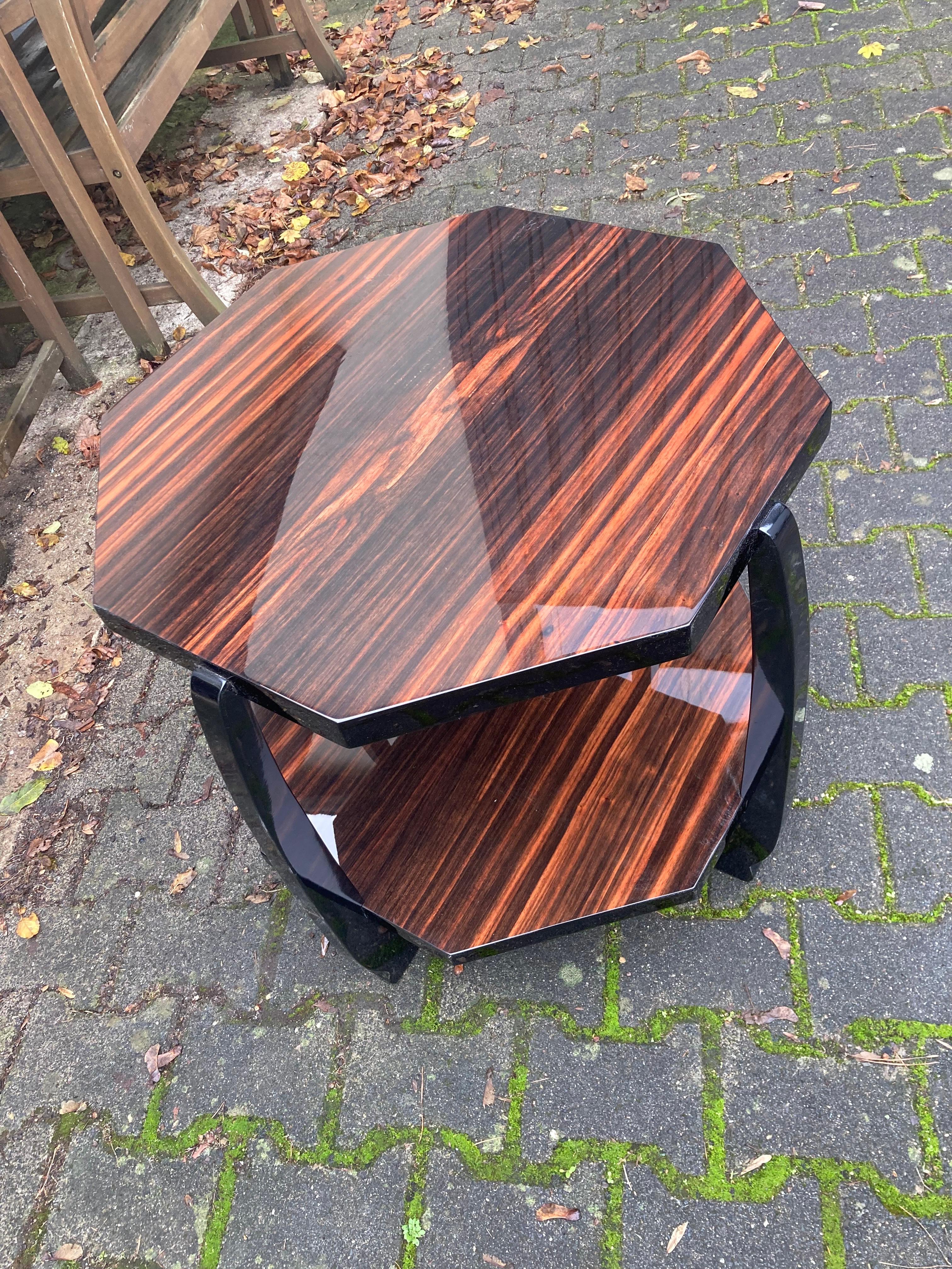 Art Deco Octagonal French Art Déco side table. 1920s.  For Sale