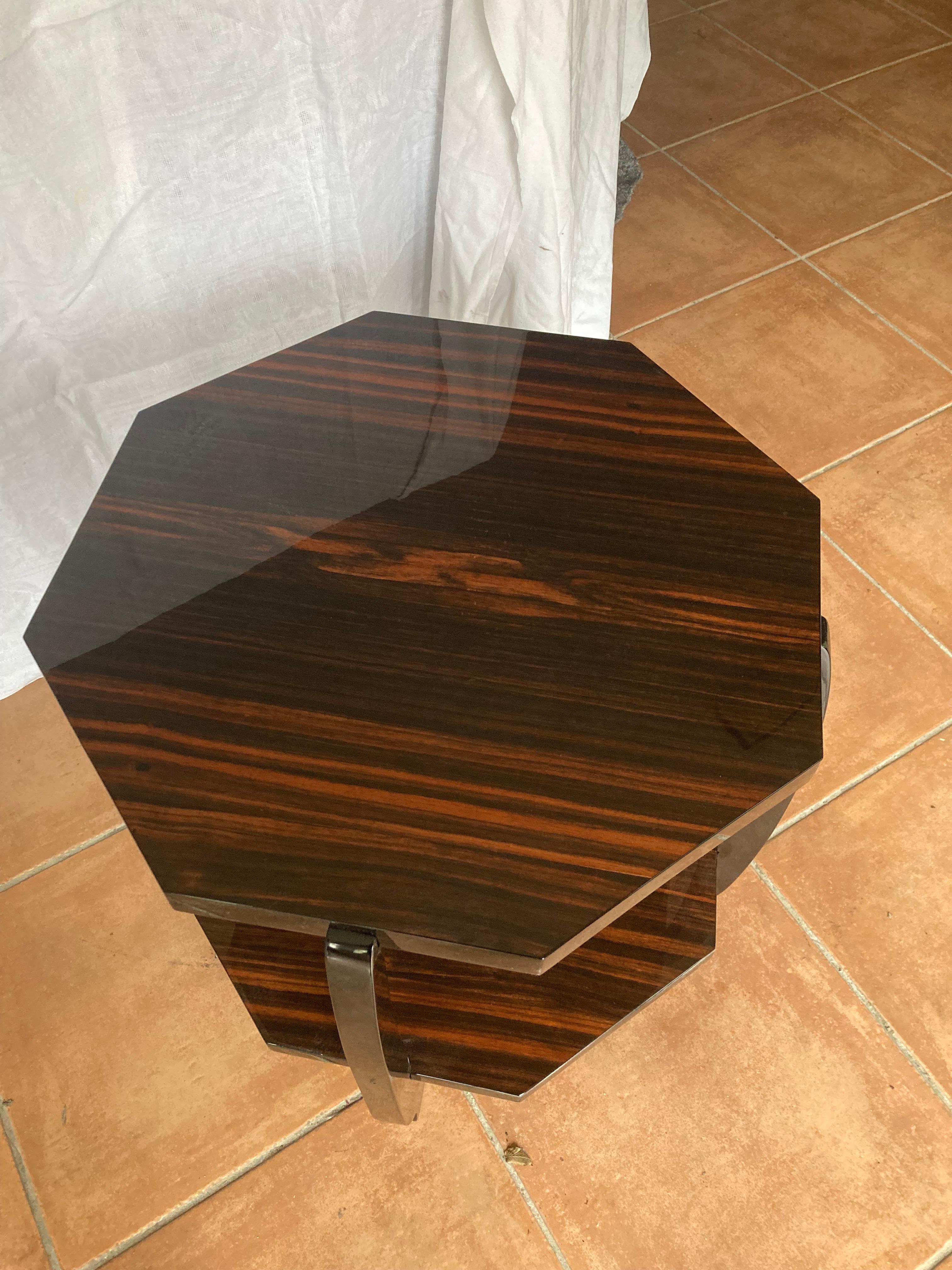 Early 20th Century Octagonal French Art Déco side table. 1920s.  For Sale