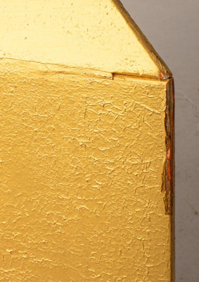 20ième siècle Miroir biseauté octogonal en bois doré en vente