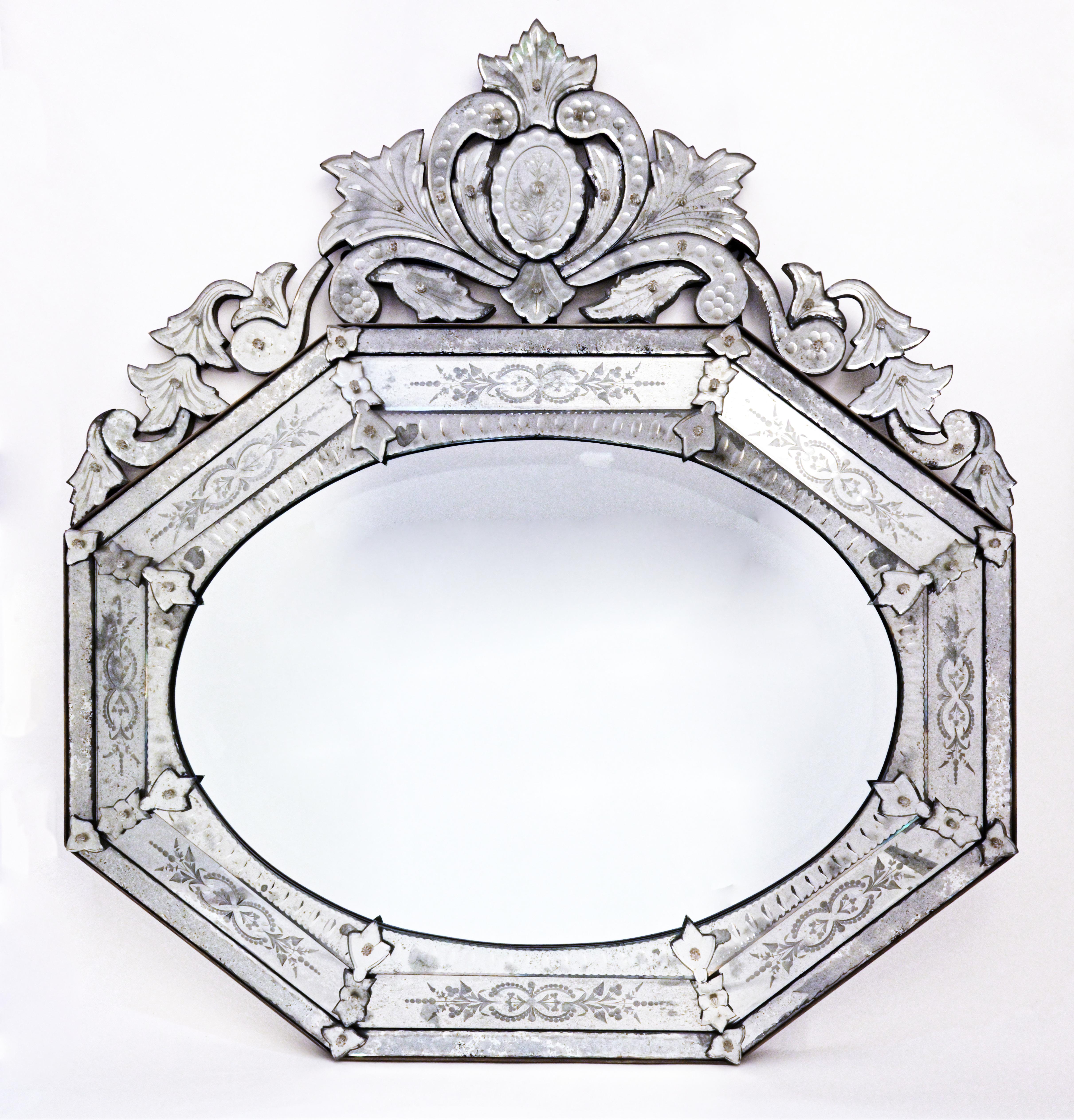 Octagonal Horizontal Venetian Mirror with Smokey Glass Frame In Good Condition In New York, NY