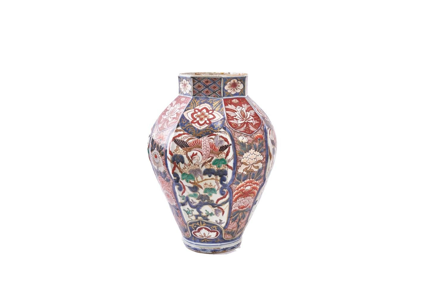 Japonais Pot de temple octogonal Imari en vente