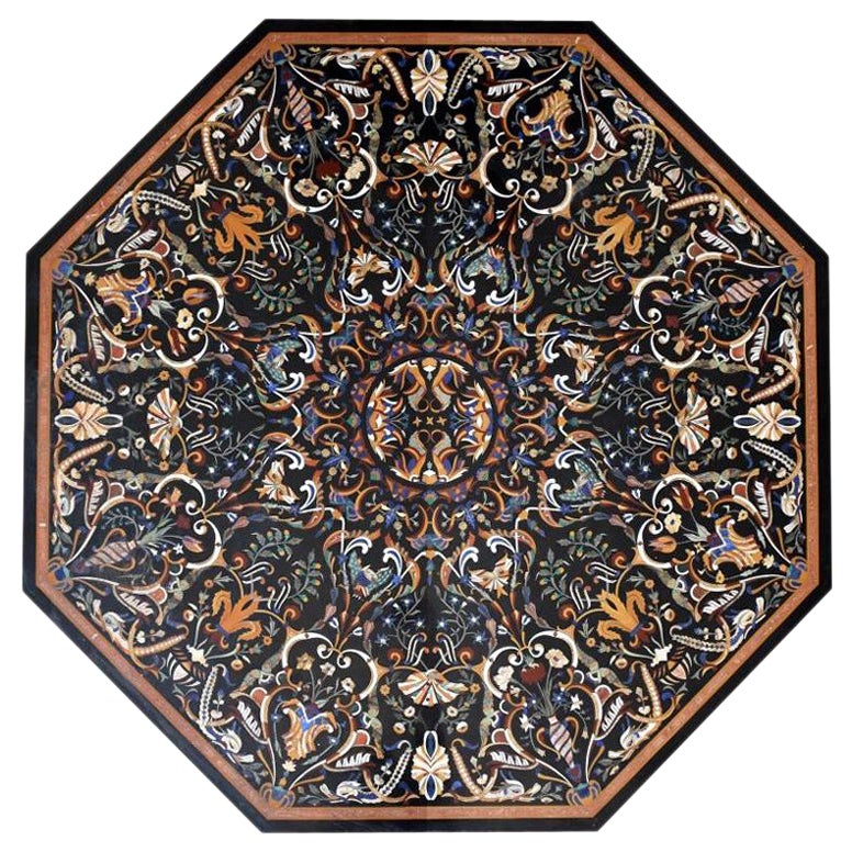 Tablero octogonal de mármol negro con incrustaciones de mosaico de piedra dura italiana Pietre Dure
