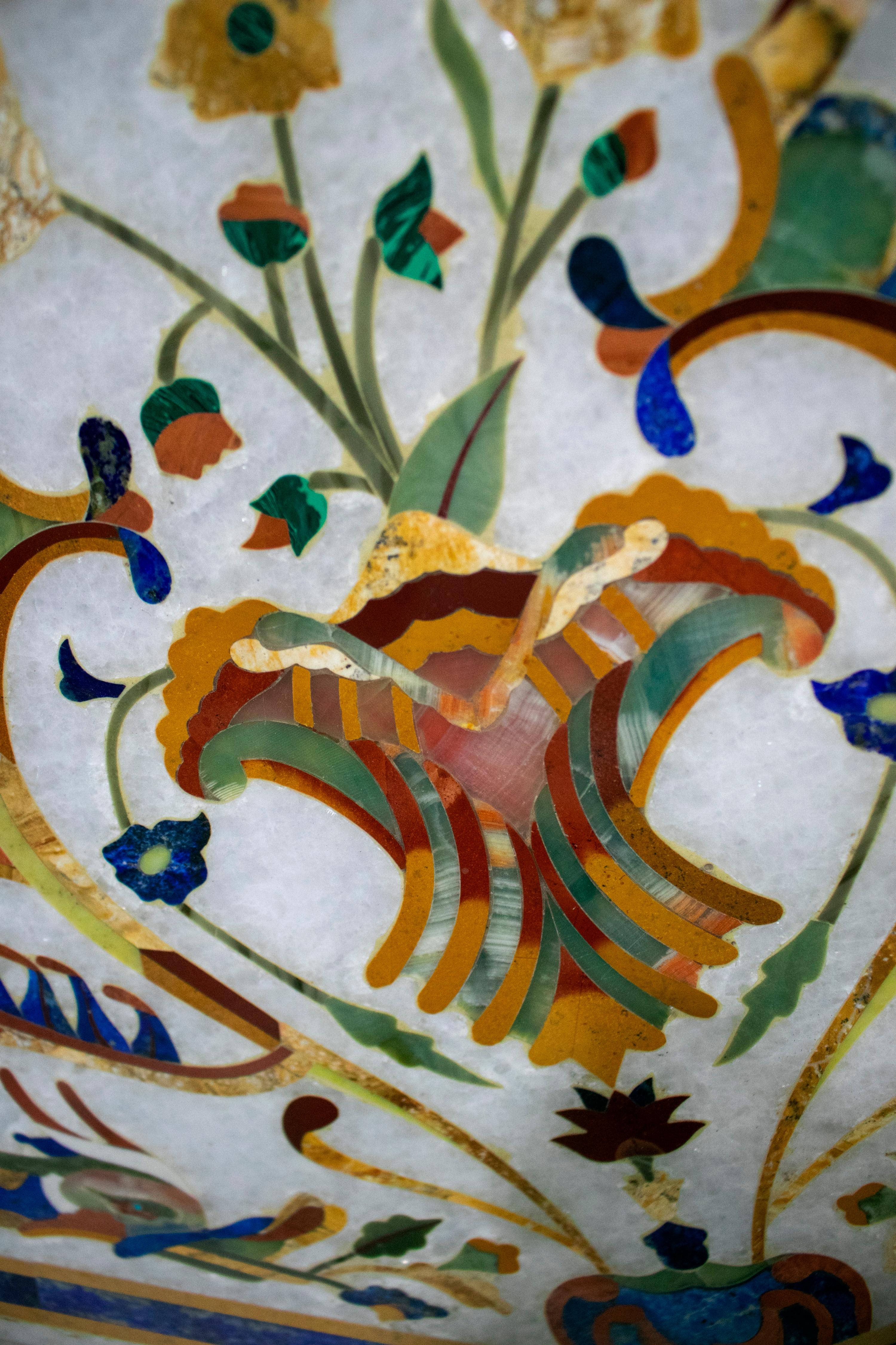 Achteckige italienische Pietre Dure Mosaik-Intarsien-Tischplatte aus weißem Carrara-Marmor im Angebot 7