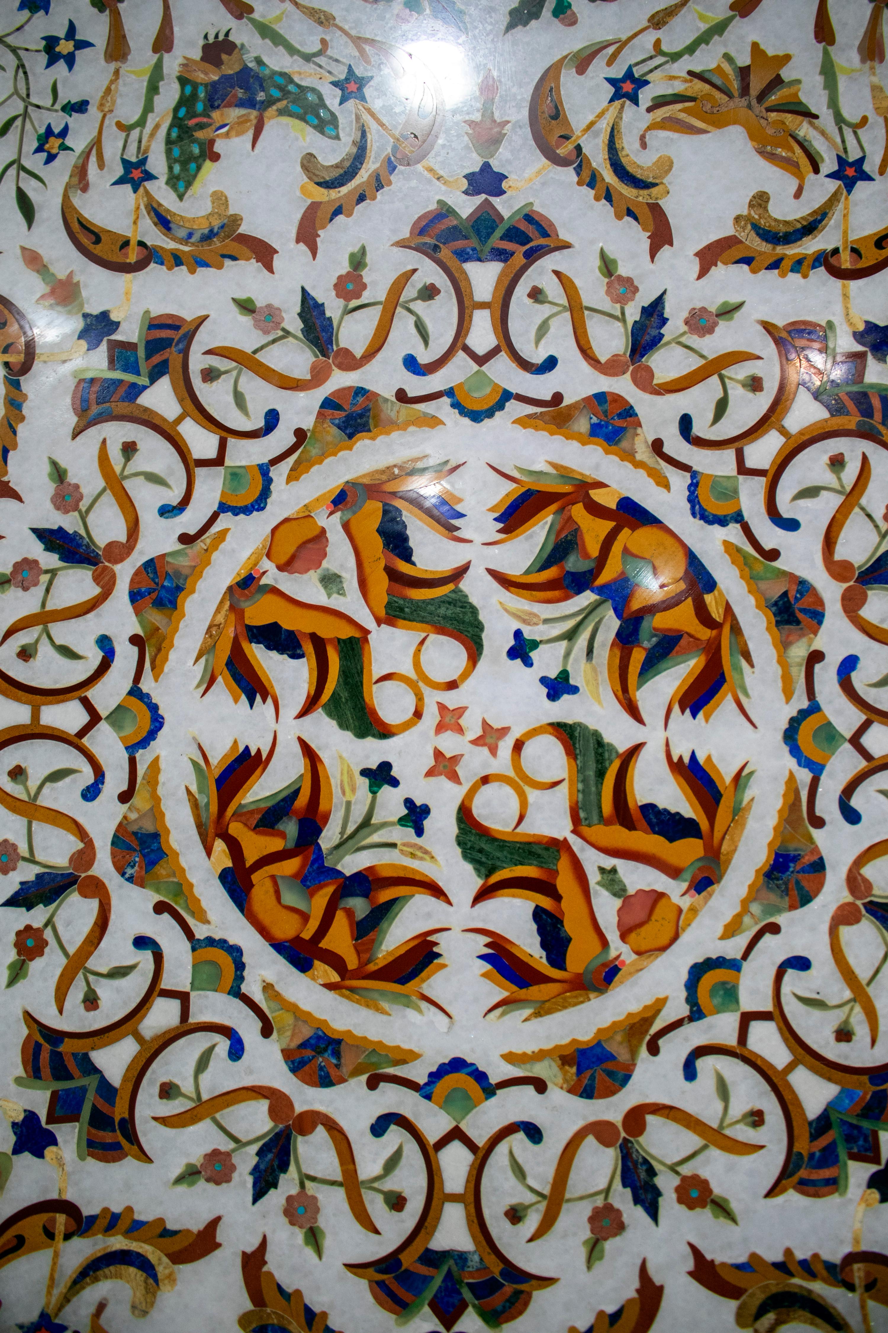 Octagonal Italian Pietre Dure Mosaic Inlay Carrara White Marble Table Top In Good Condition For Sale In Marbella, ES