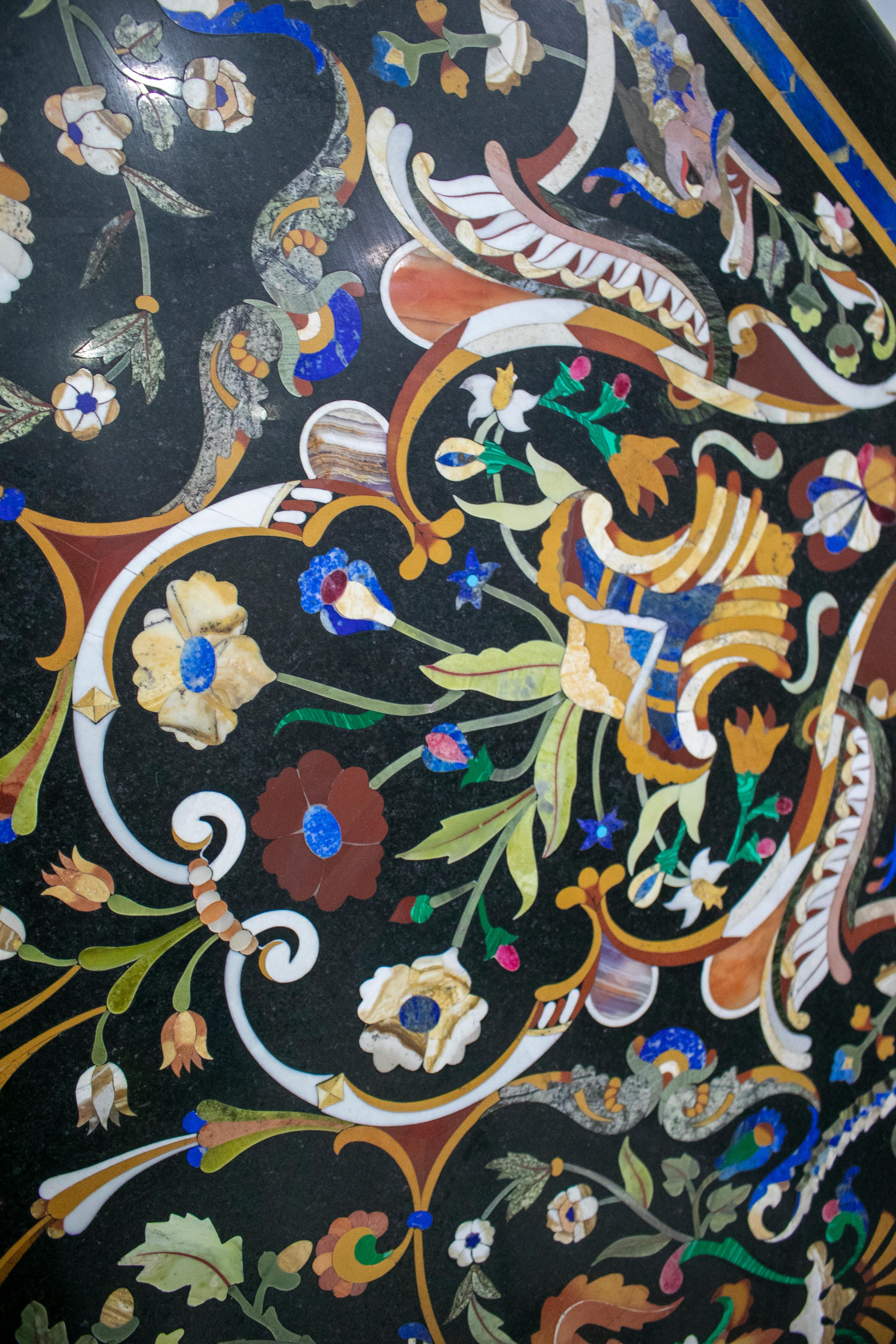 Octagonal Italian Pietre Dure Mosaic Inlay Marble Table Top In Good Condition For Sale In Marbella, ES