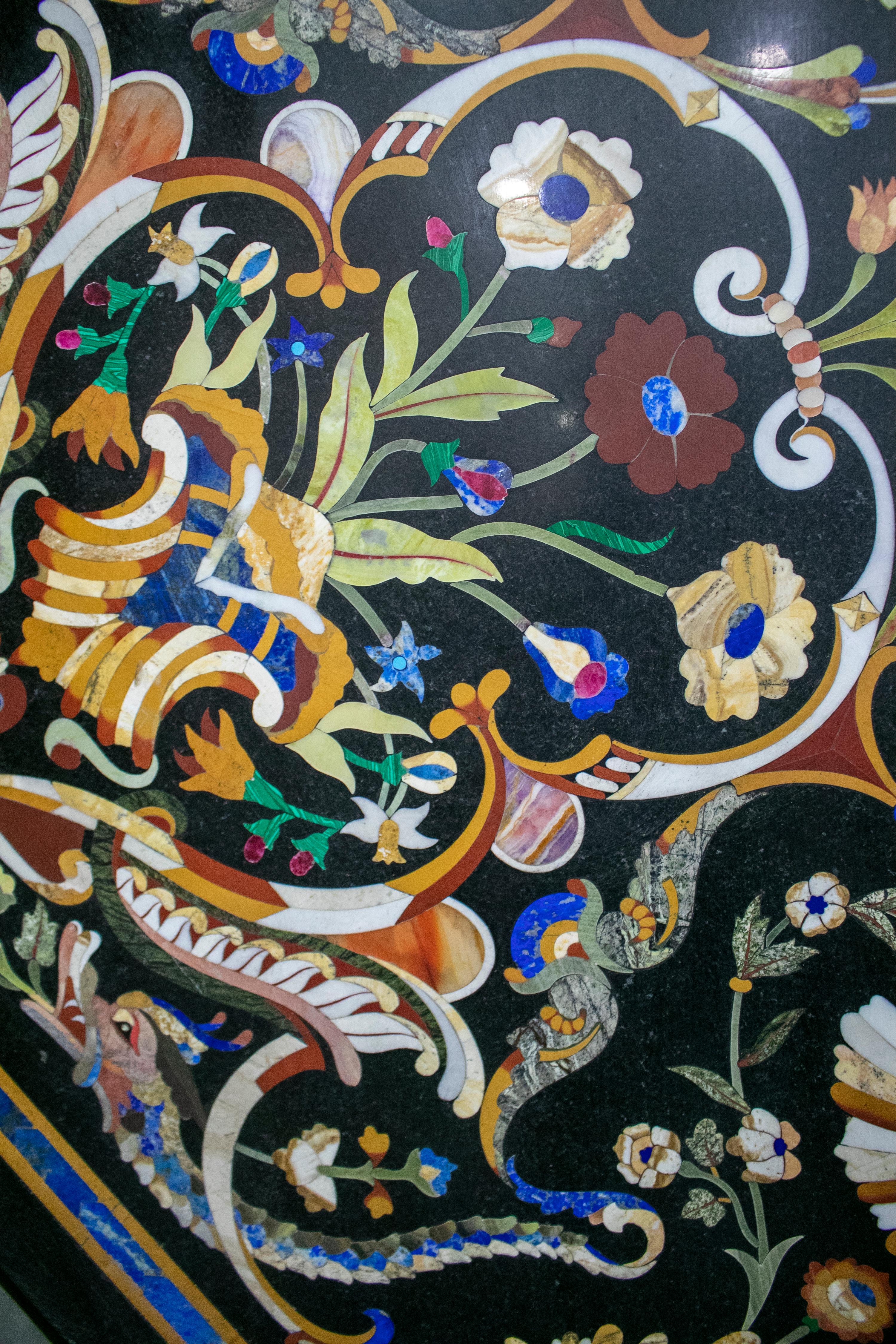 Achteckige italienische Pietre Dure Mosaik Intarsien Marmor Tischplatte im Angebot 4