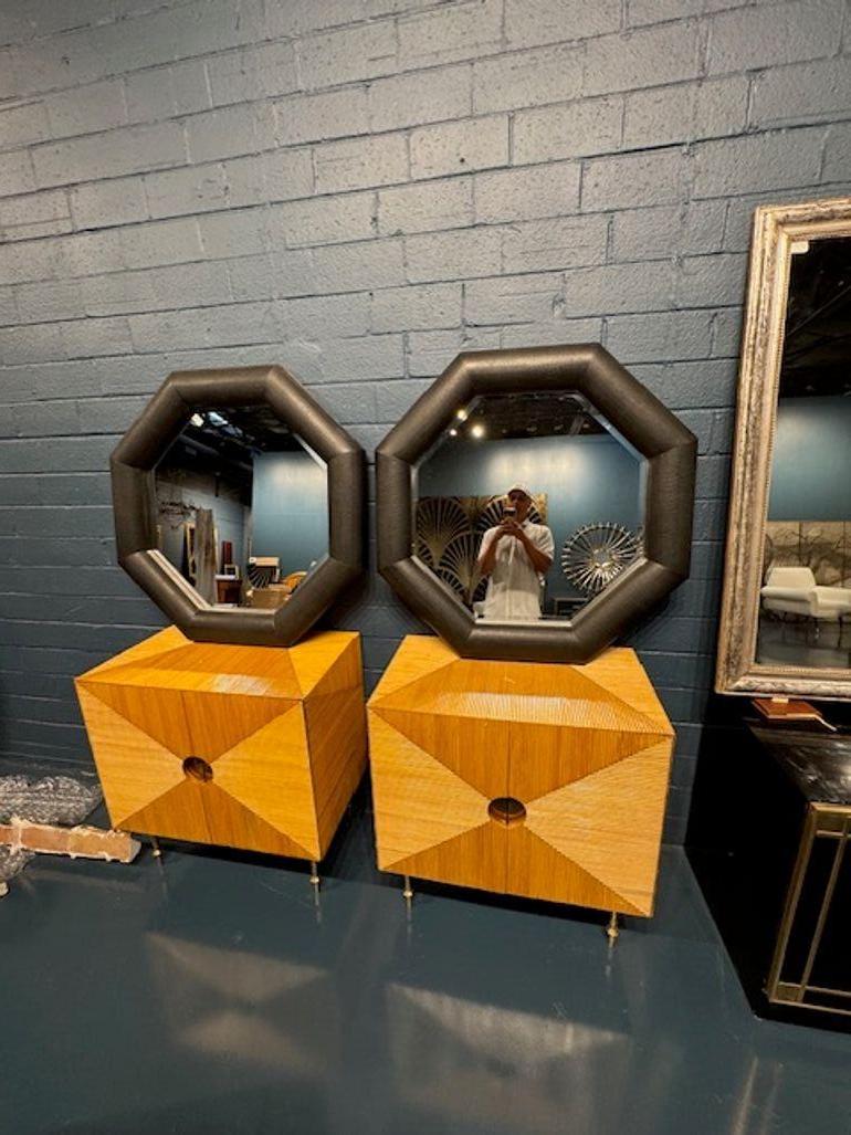 Américain Miroir octogonal de style Karl Springer en fausse peau de serpent en vente