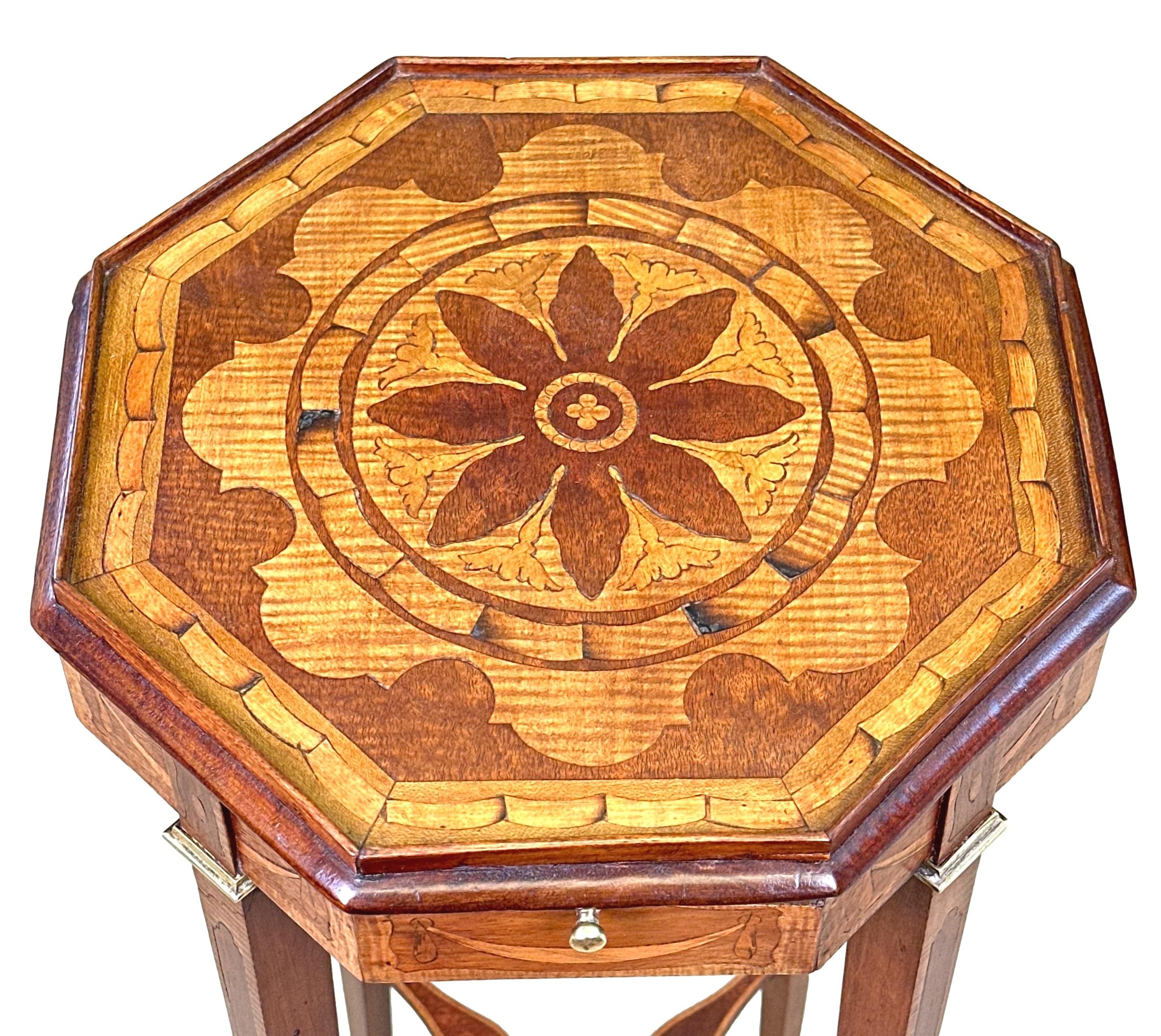 English Octagonal Late 19th Century Mahogany & Satinwood Occasional Table For Sale
