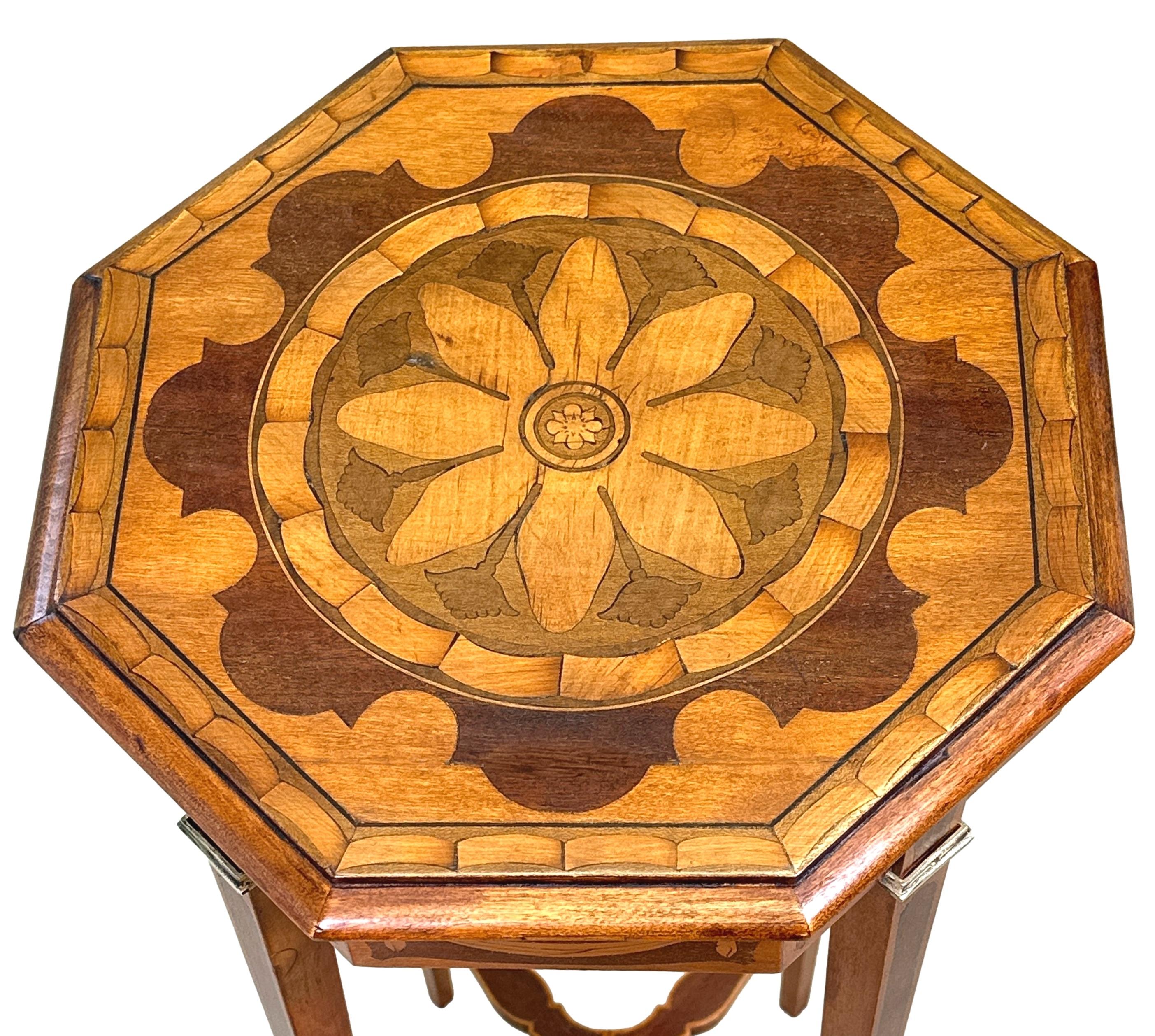 Octagonal Late 19th Century Mahogany & Satinwood Occasional Table In Good Condition For Sale In Bedfordshire, GB