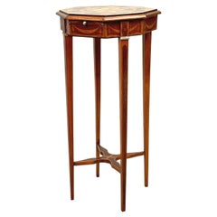Table d'appoint octogonale en acajou et bois satiné de la fin du XIXe siècle