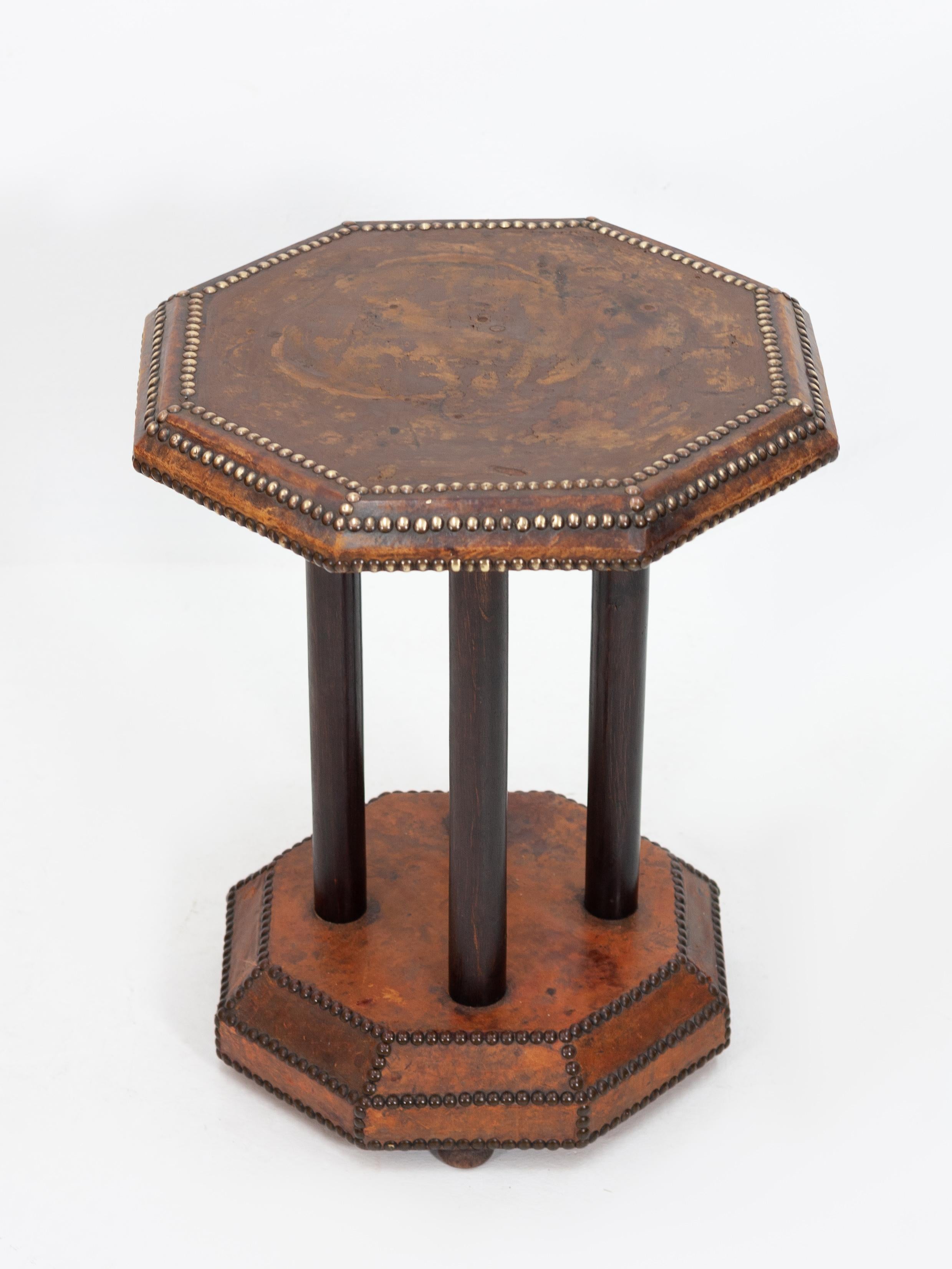 Octagonal Leather Side Table In Distressed Condition In Den Haag, NL