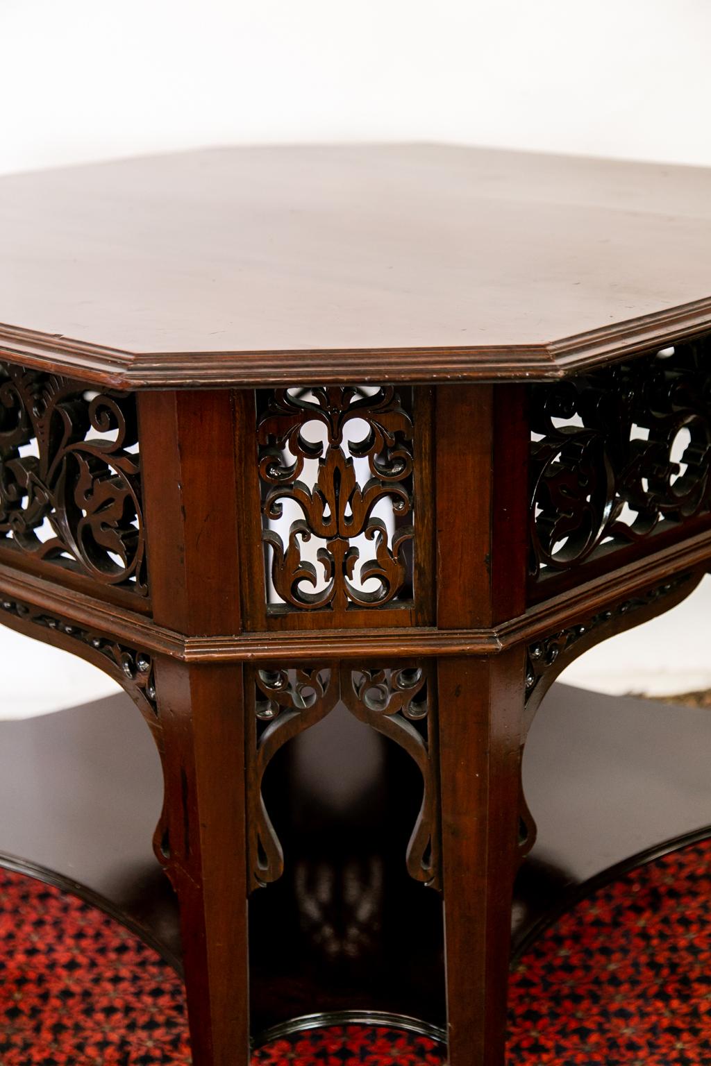 Octagonal Mahogany Center Table For Sale 1