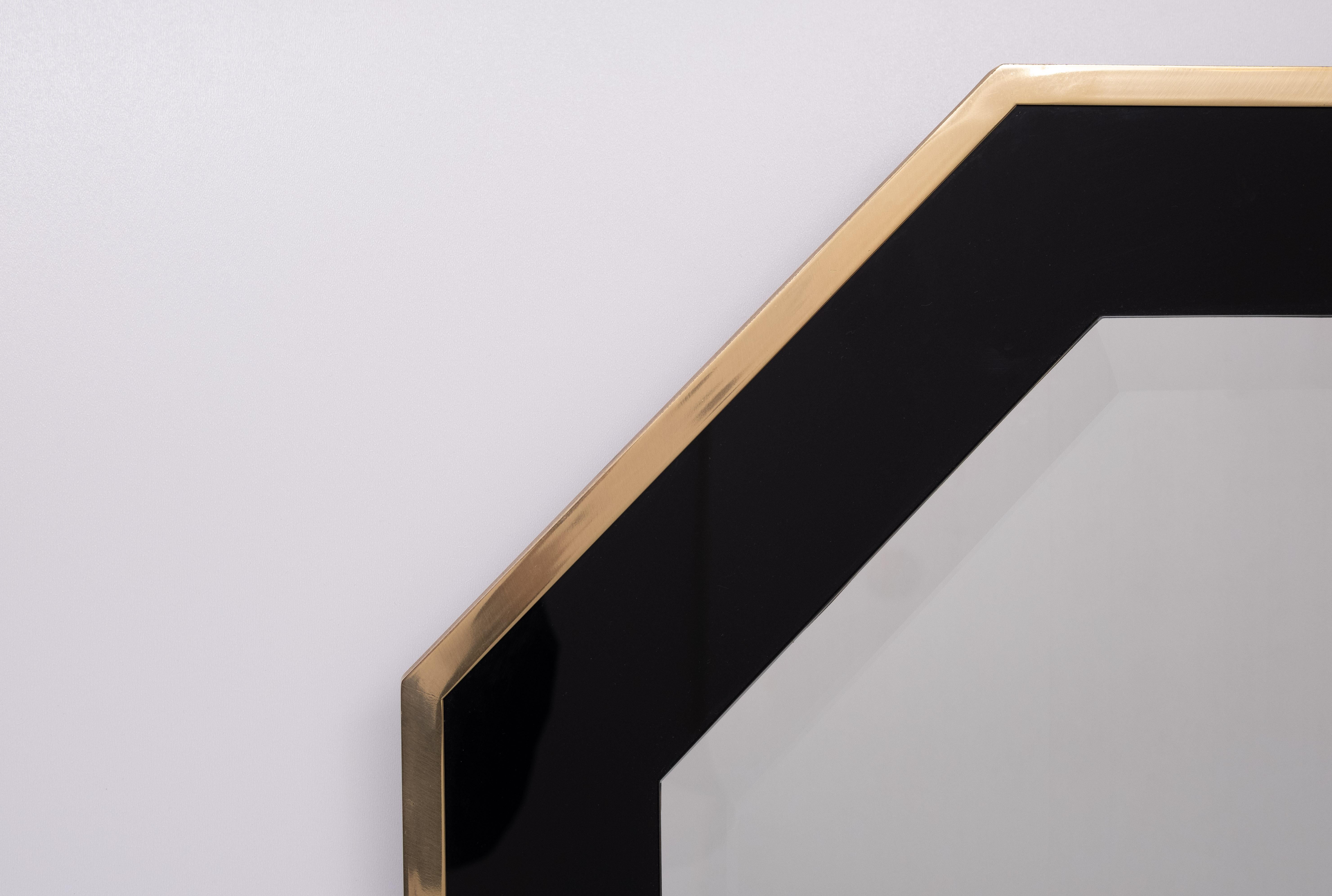 Mid-Century Modern Cadre de miroir octogonal en laiton  1970s  Jean Claude Mahey en vente