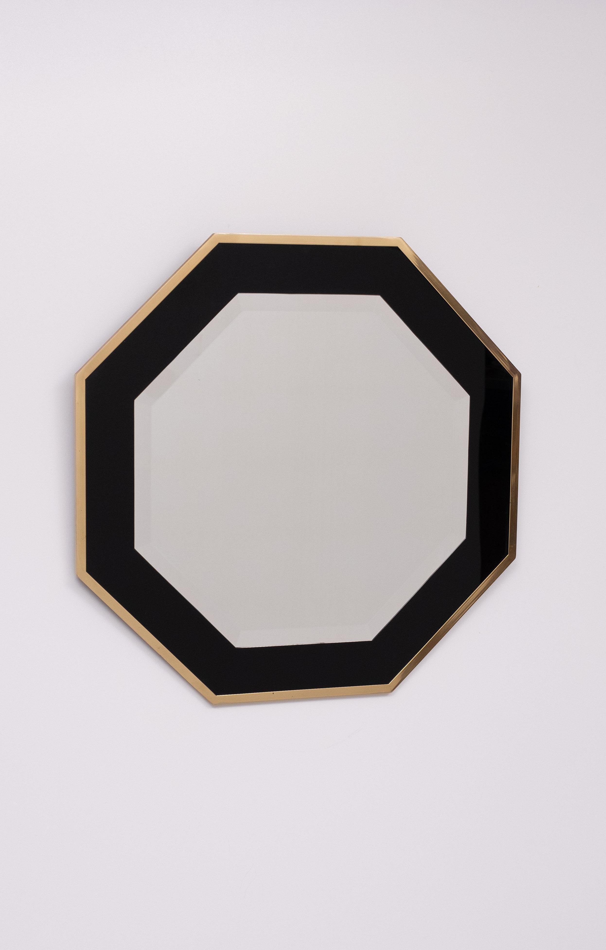 Fin du 20e siècle Cadre de miroir octogonal en laiton  1970s  Jean Claude Mahey en vente