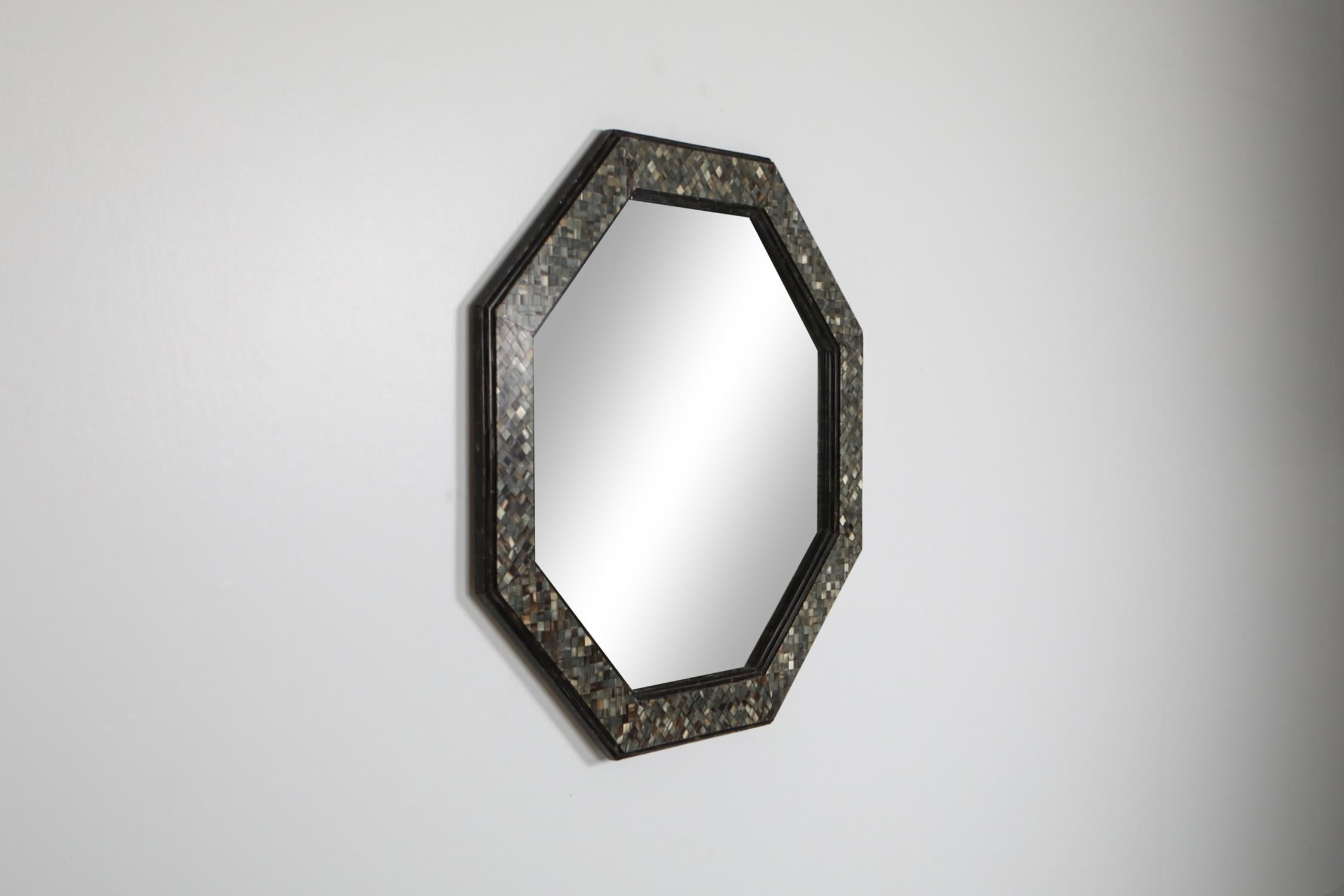 Mirror, horn mosaic, Roger Vanhevel, Belgium 1970s

Hollywood regency chic mirror by Belgian decorator / designer Roger Vanhevel.
High-end piece for chic and luxurious decors.

  