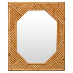 Specchio ottagonale con cornice rettangolare in bambù con motivi geometrici