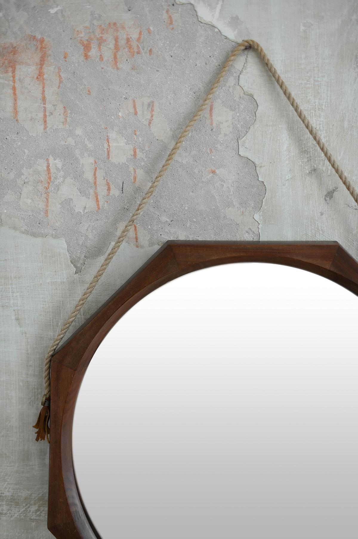Cuir Miroir octogonal avec cadre en bois et détails en corde avec accents en cuir, années 1950. en vente