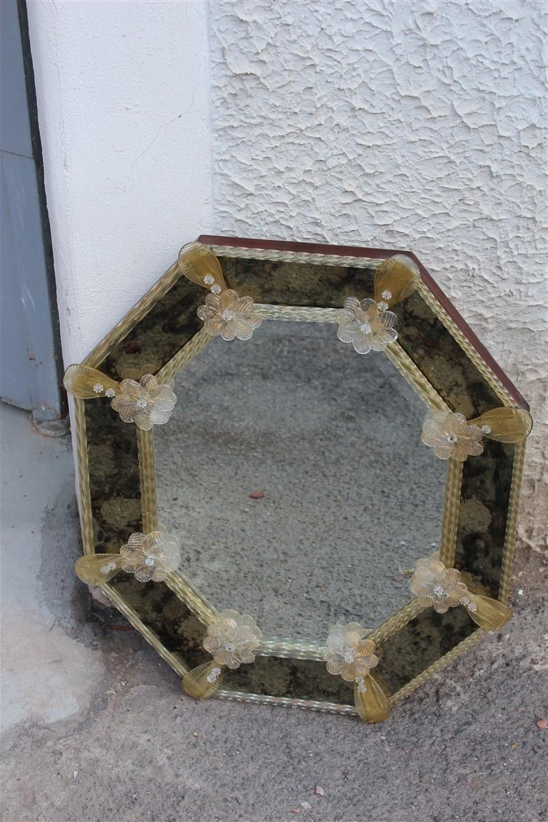 Octagonal Murano Glass Mirror with Flowers Mirrors Worked 1950s Italian Design For Sale 1
